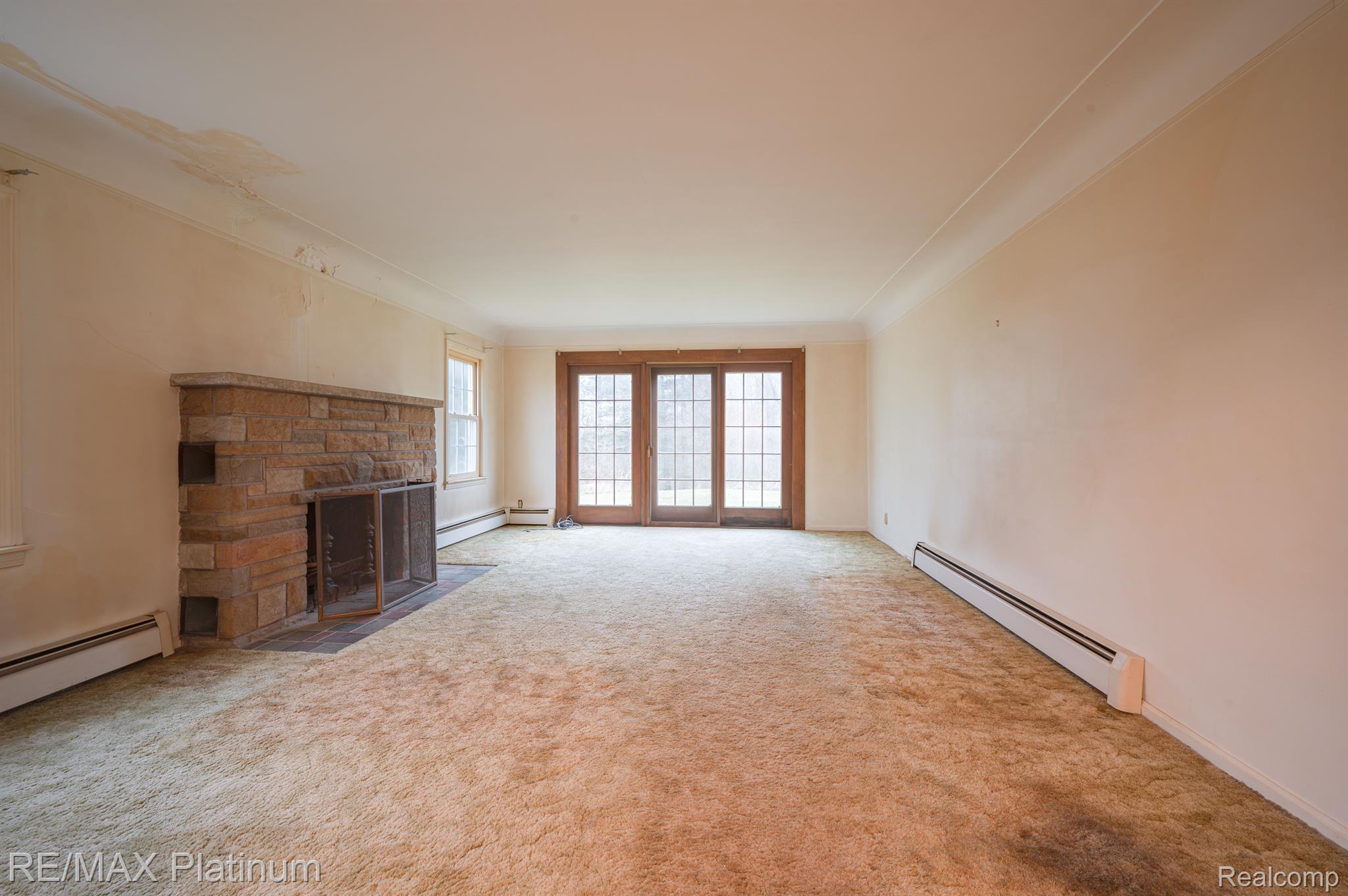 850 W MAPLE Road