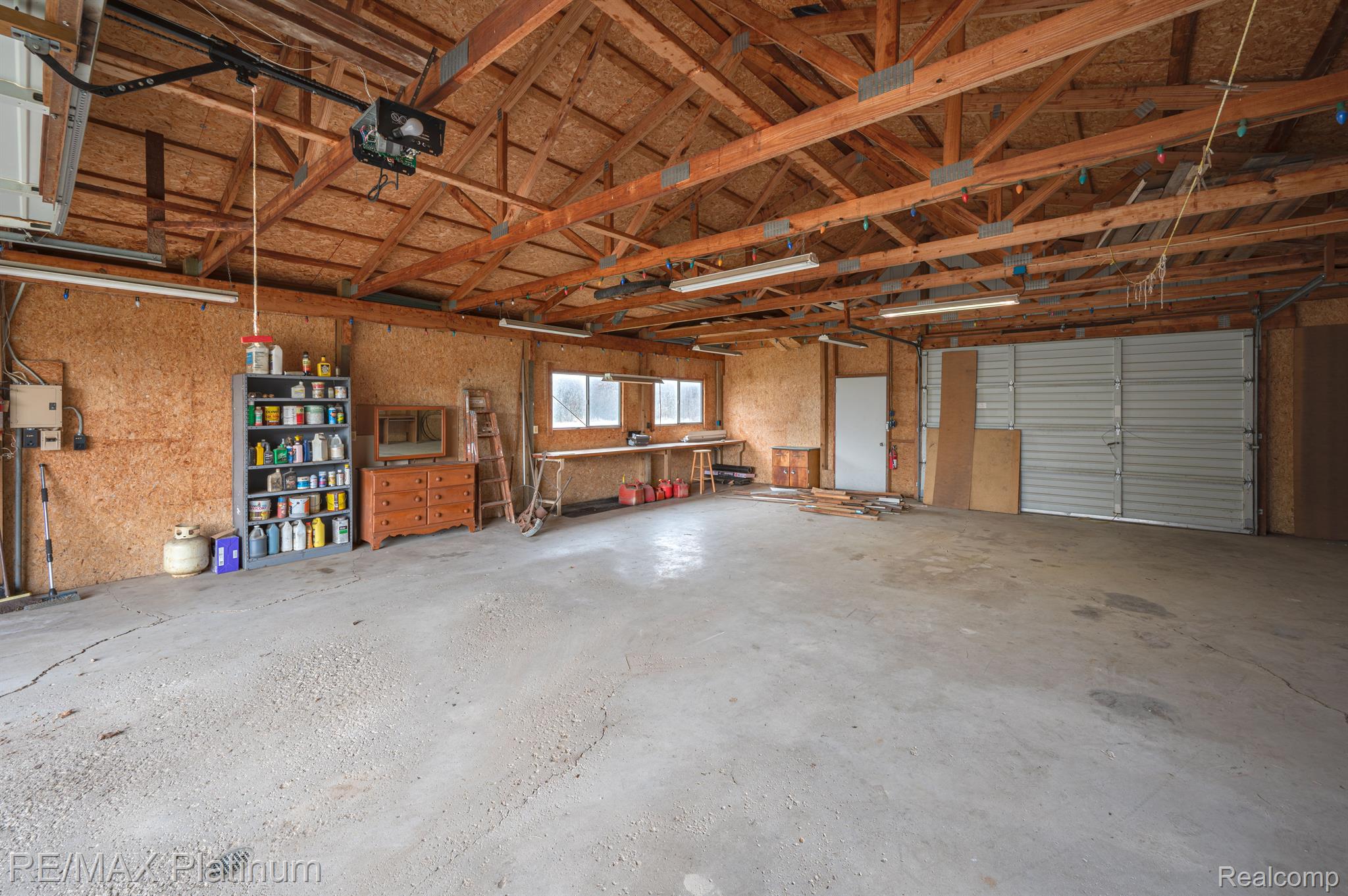 850 W MAPLE Road