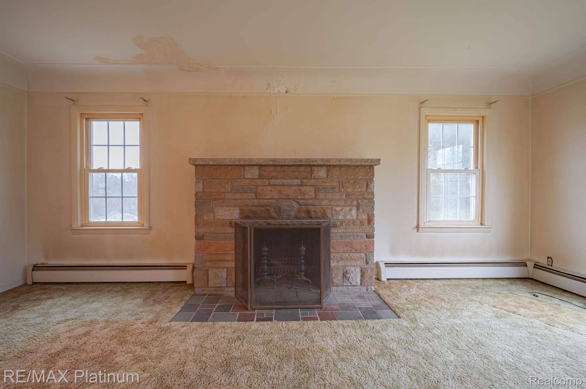 850 W MAPLE Road