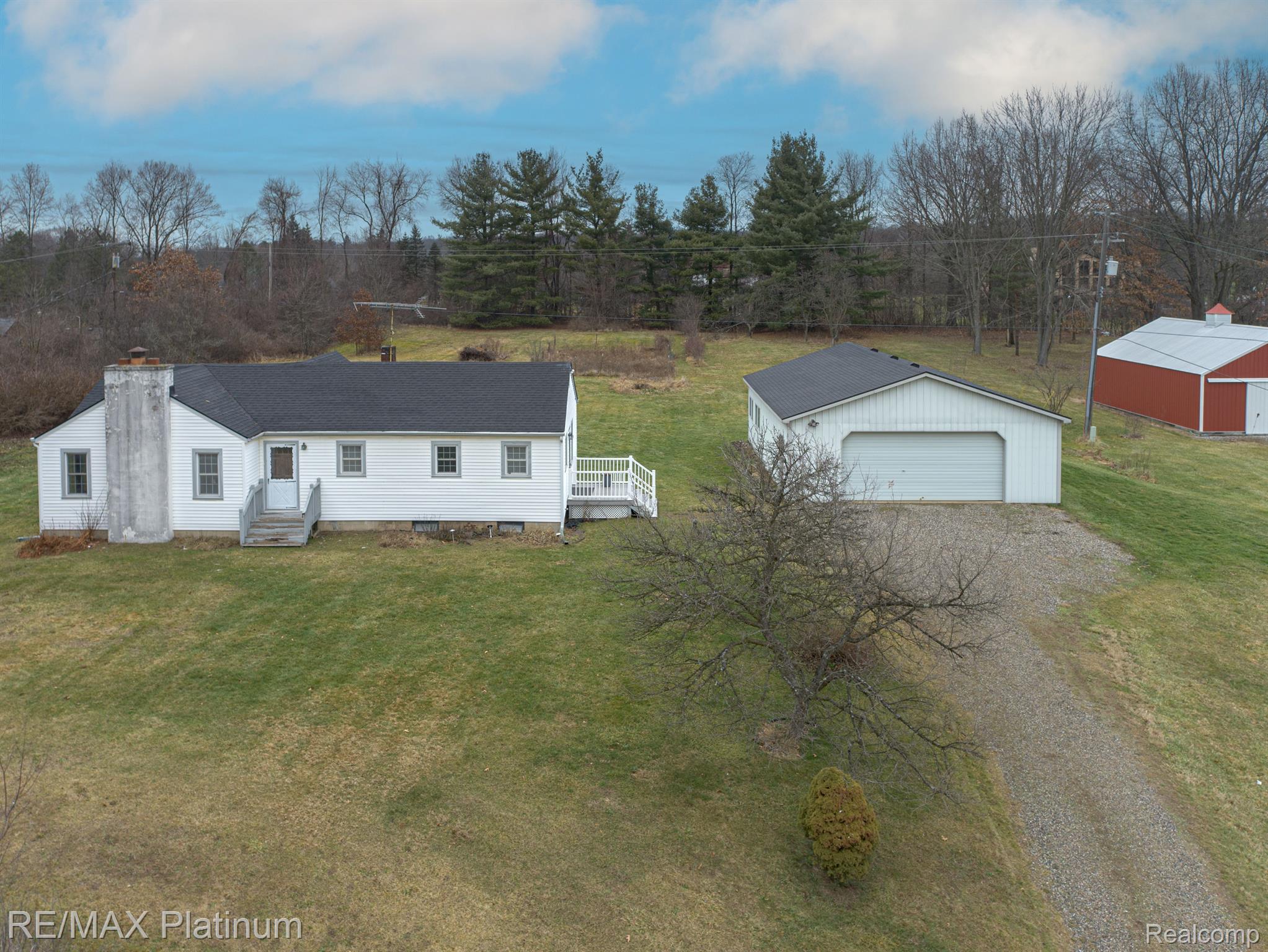 850 W MAPLE Road