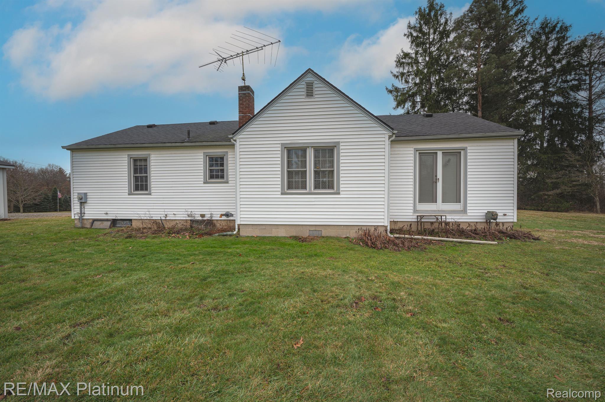 850 W MAPLE Road