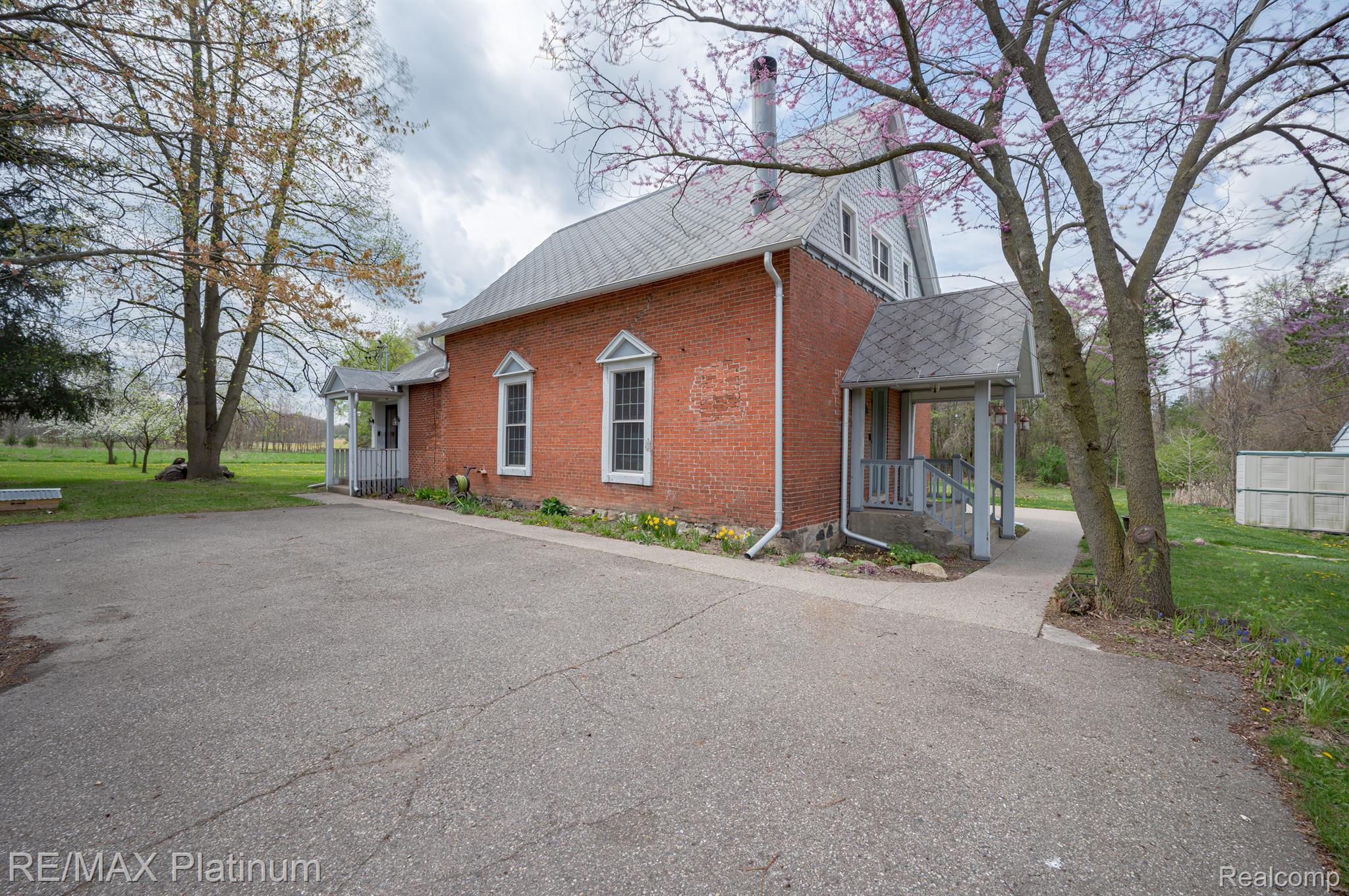 4015 BENNETT LAKE Road