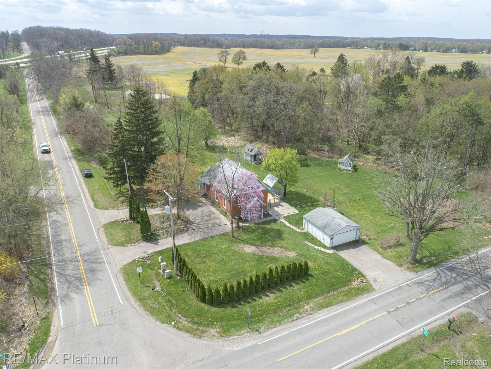 4015 BENNETT LAKE Road