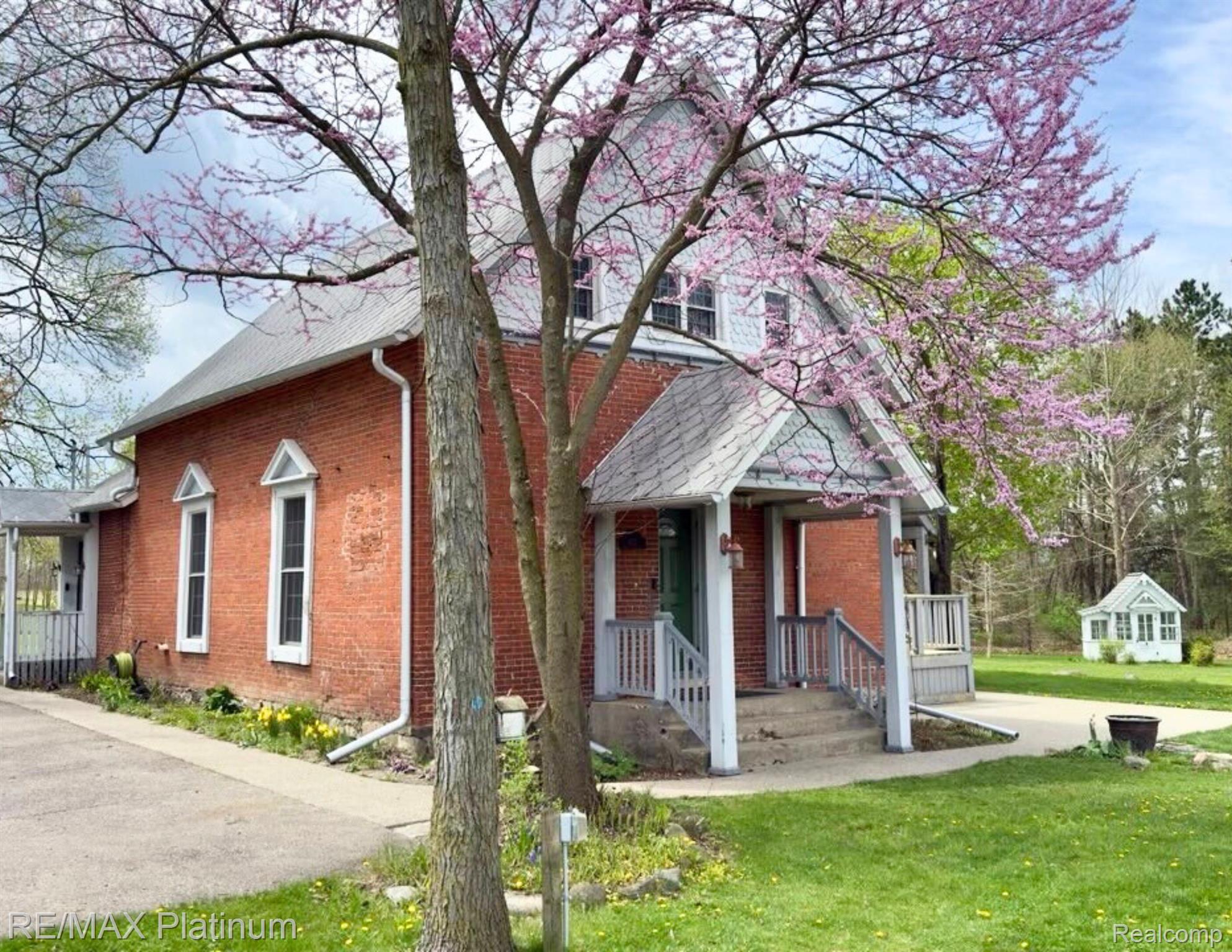 4015 BENNETT LAKE Road