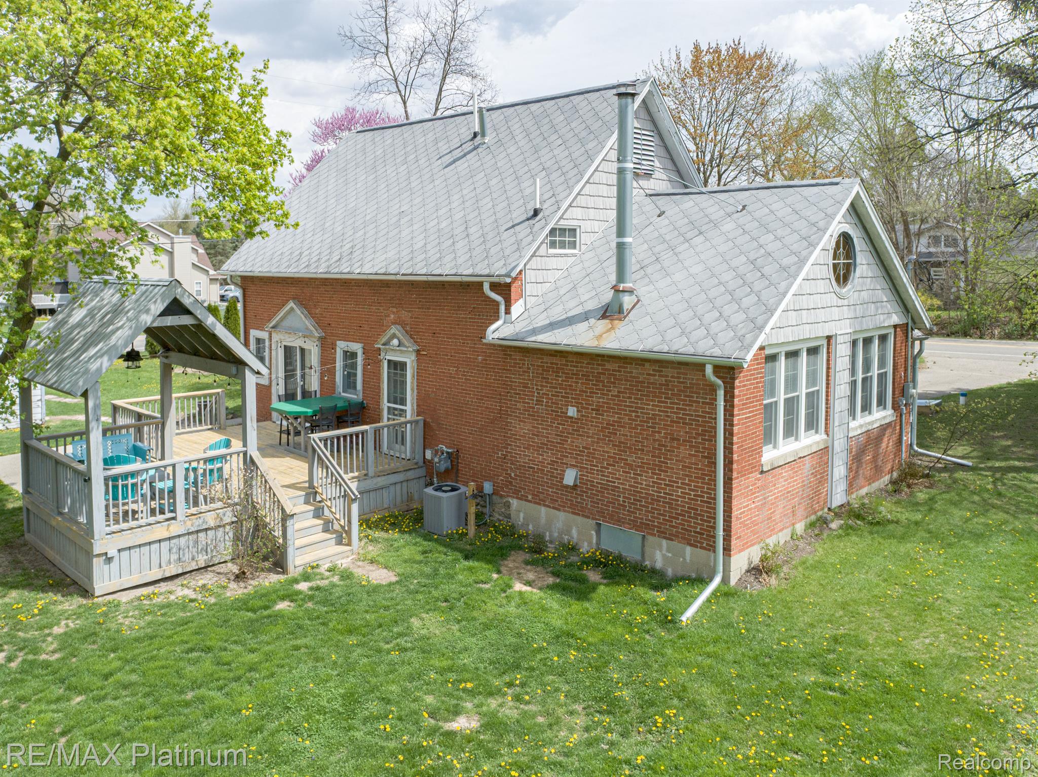 4015 BENNETT LAKE Road