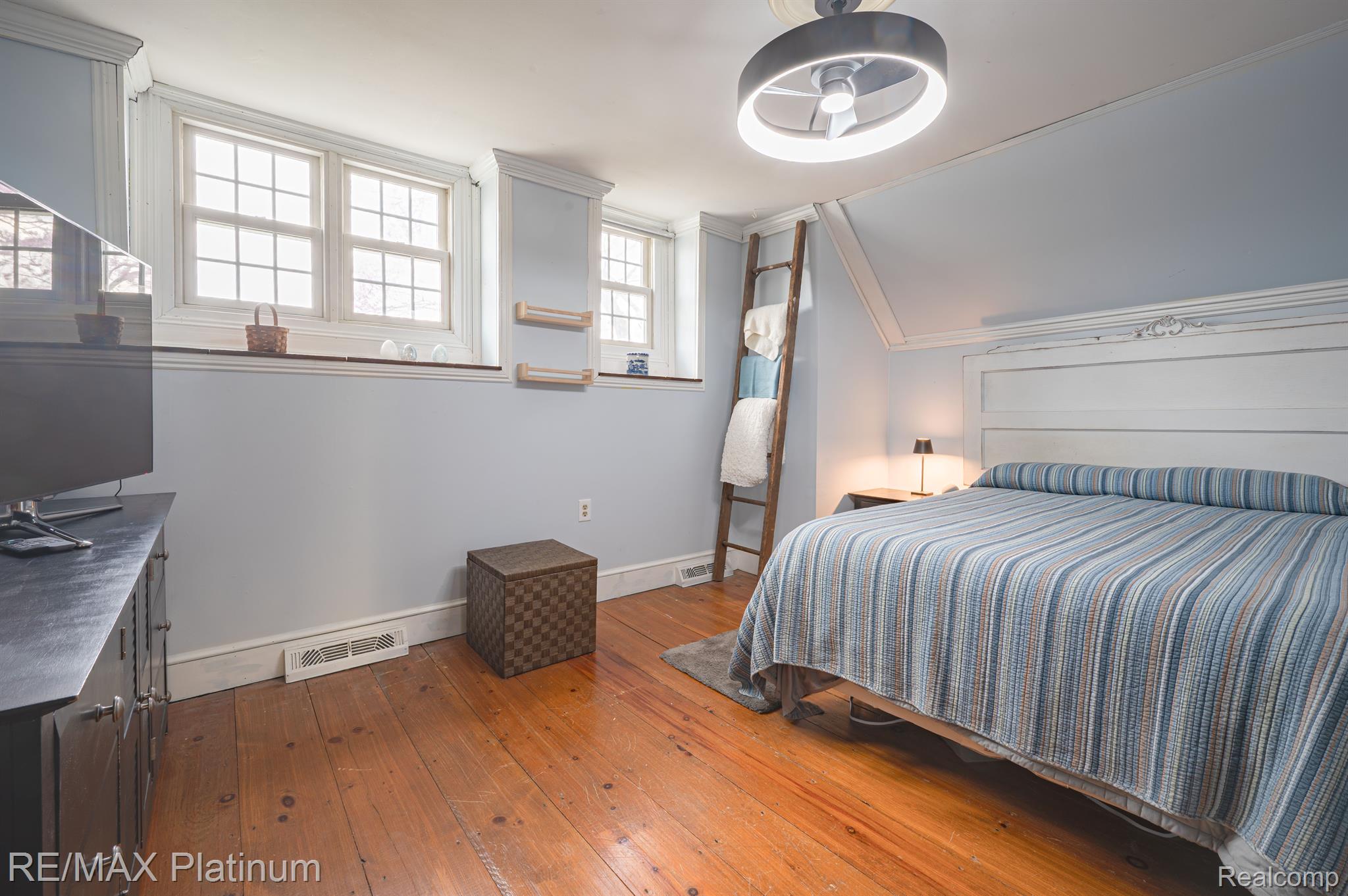 4015 BENNETT LAKE Road