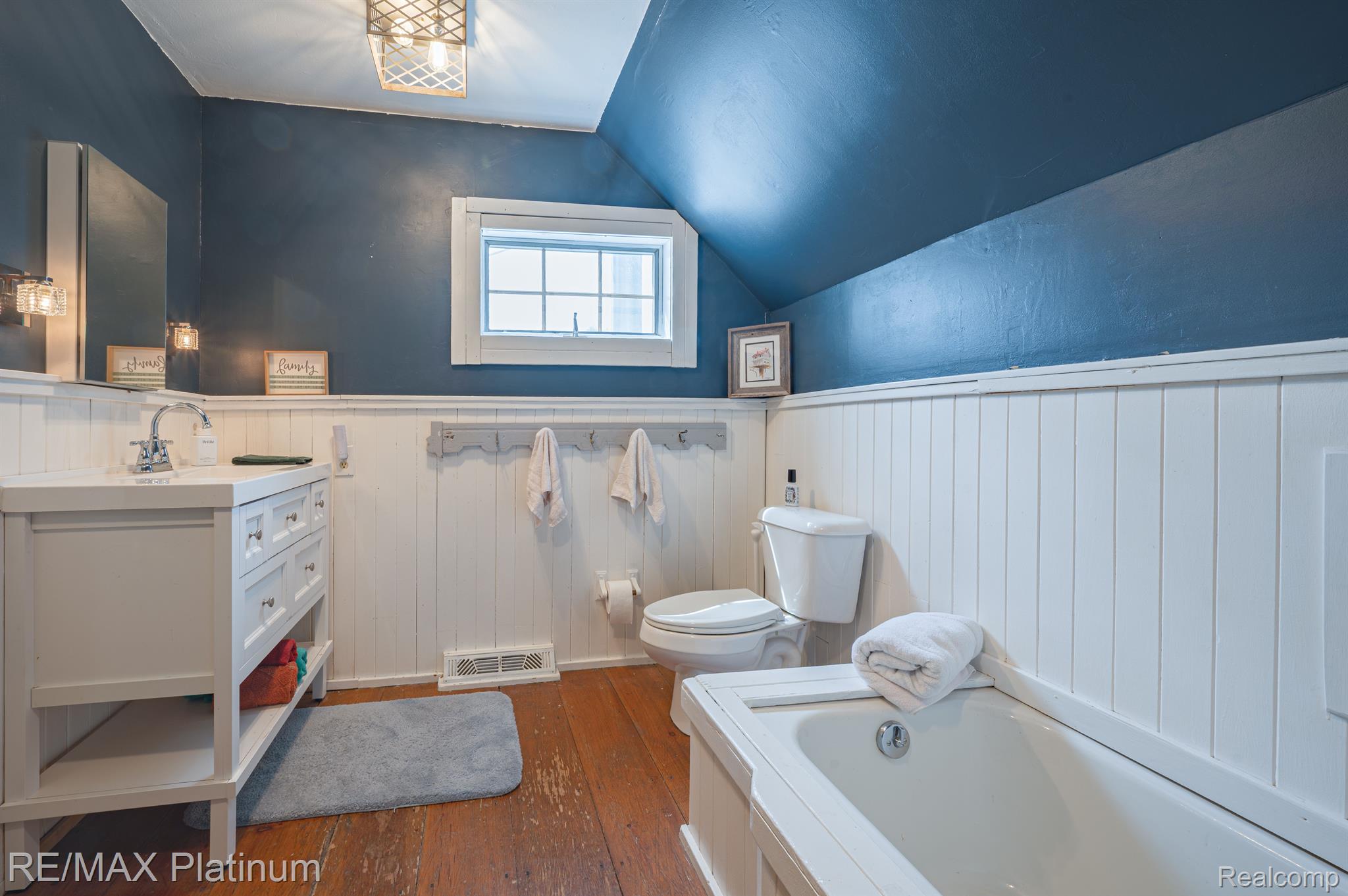 4015 BENNETT LAKE Road