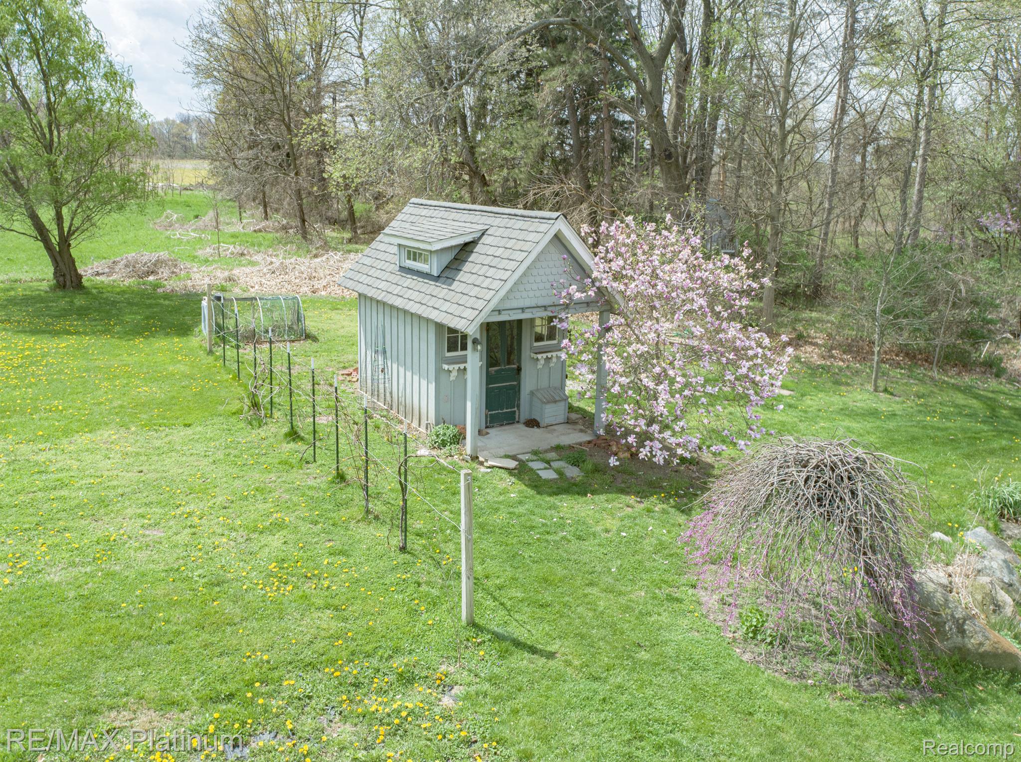 4015 BENNETT LAKE Road