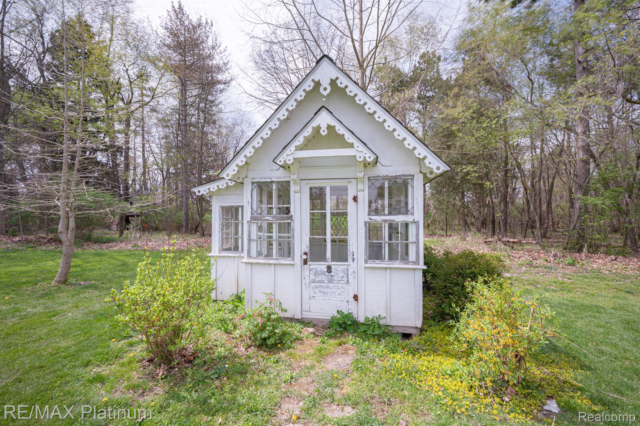 4015 BENNETT LAKE Road