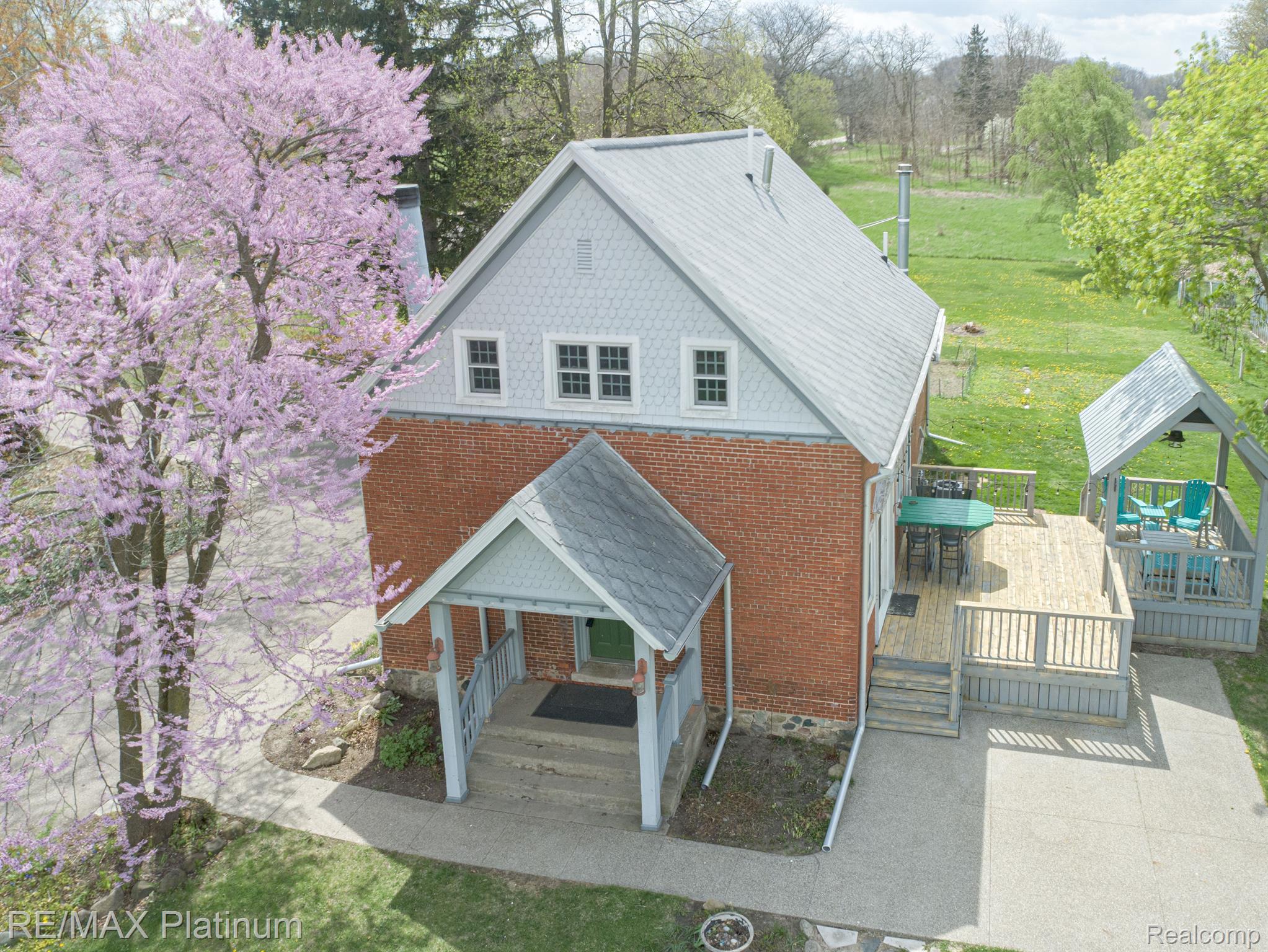 4015 BENNETT LAKE Road