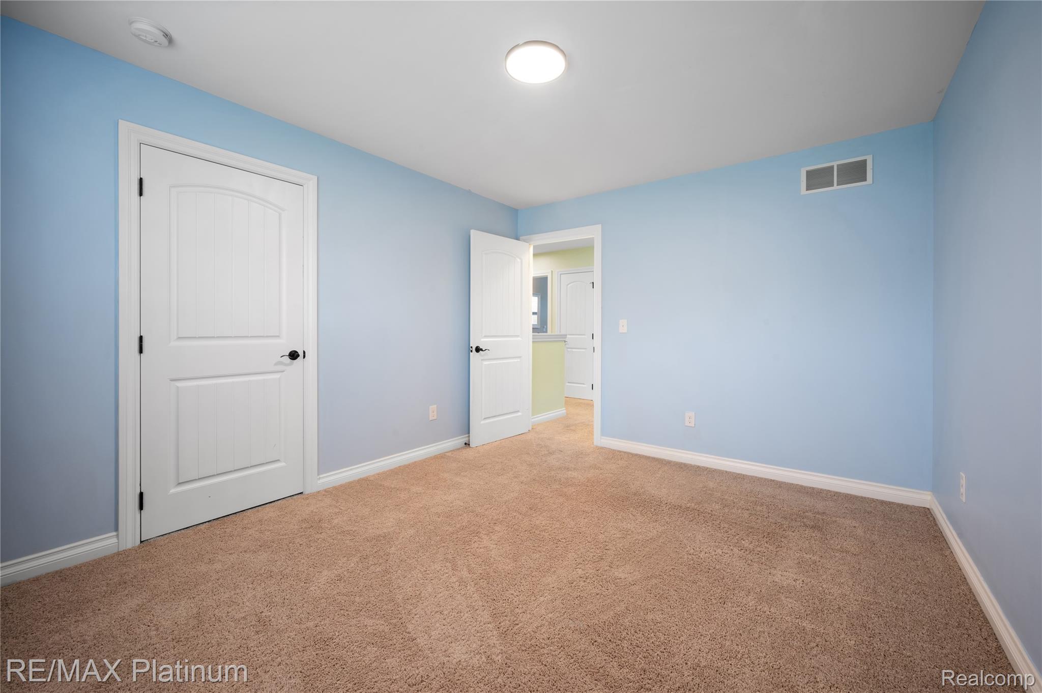 2237 WALNUT VIEW Drive