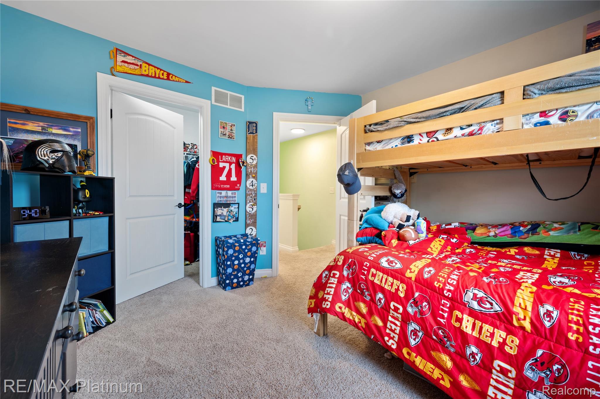 2237 WALNUT VIEW Drive