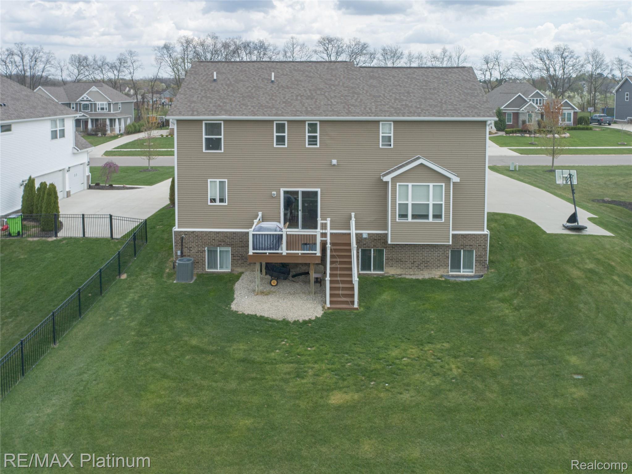 2237 WALNUT VIEW Drive