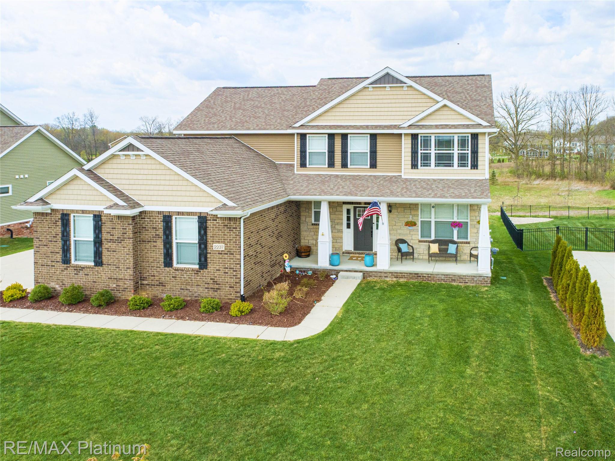 2237 WALNUT VIEW Drive