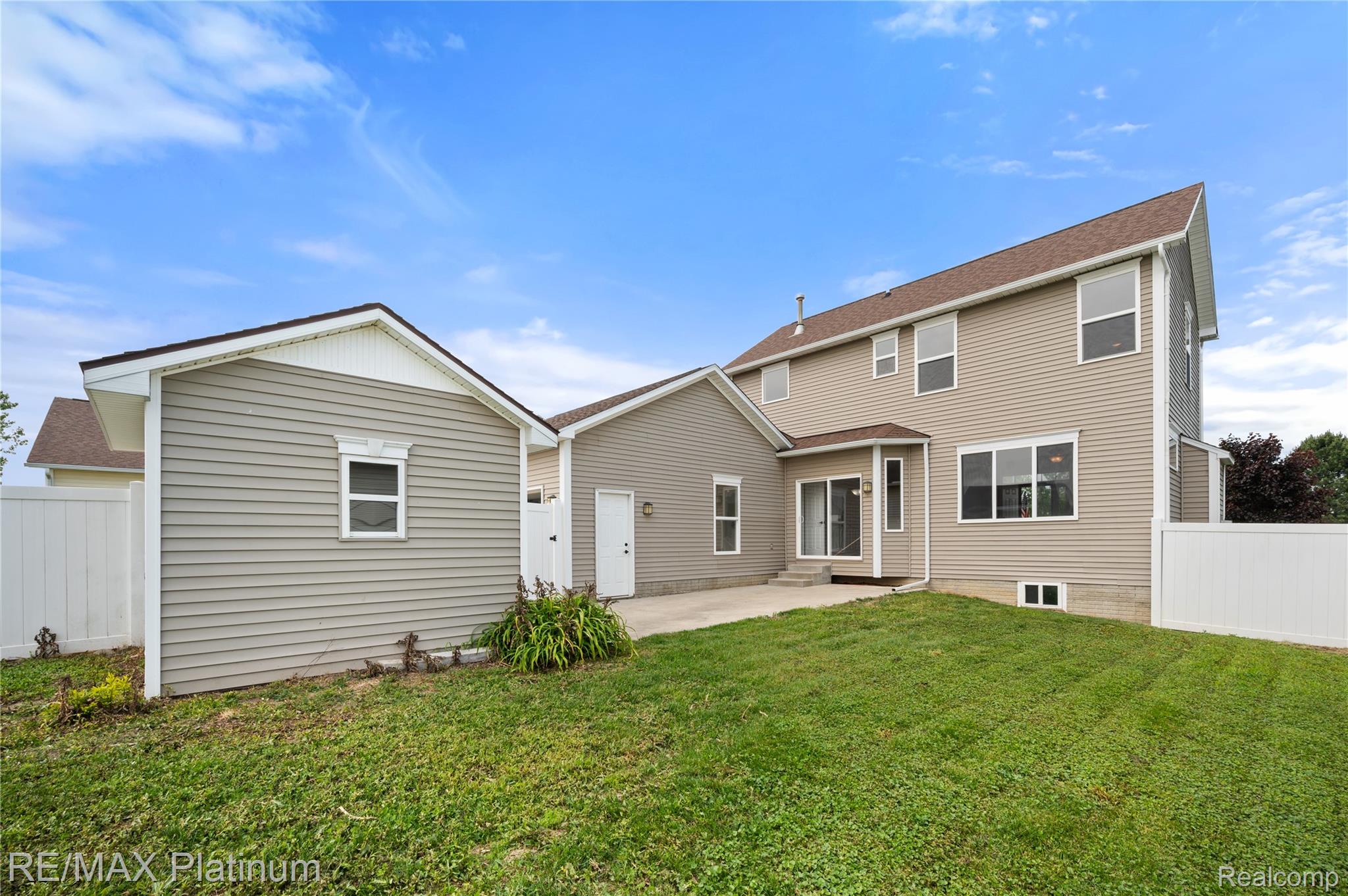 6327 Saint Charles Pass