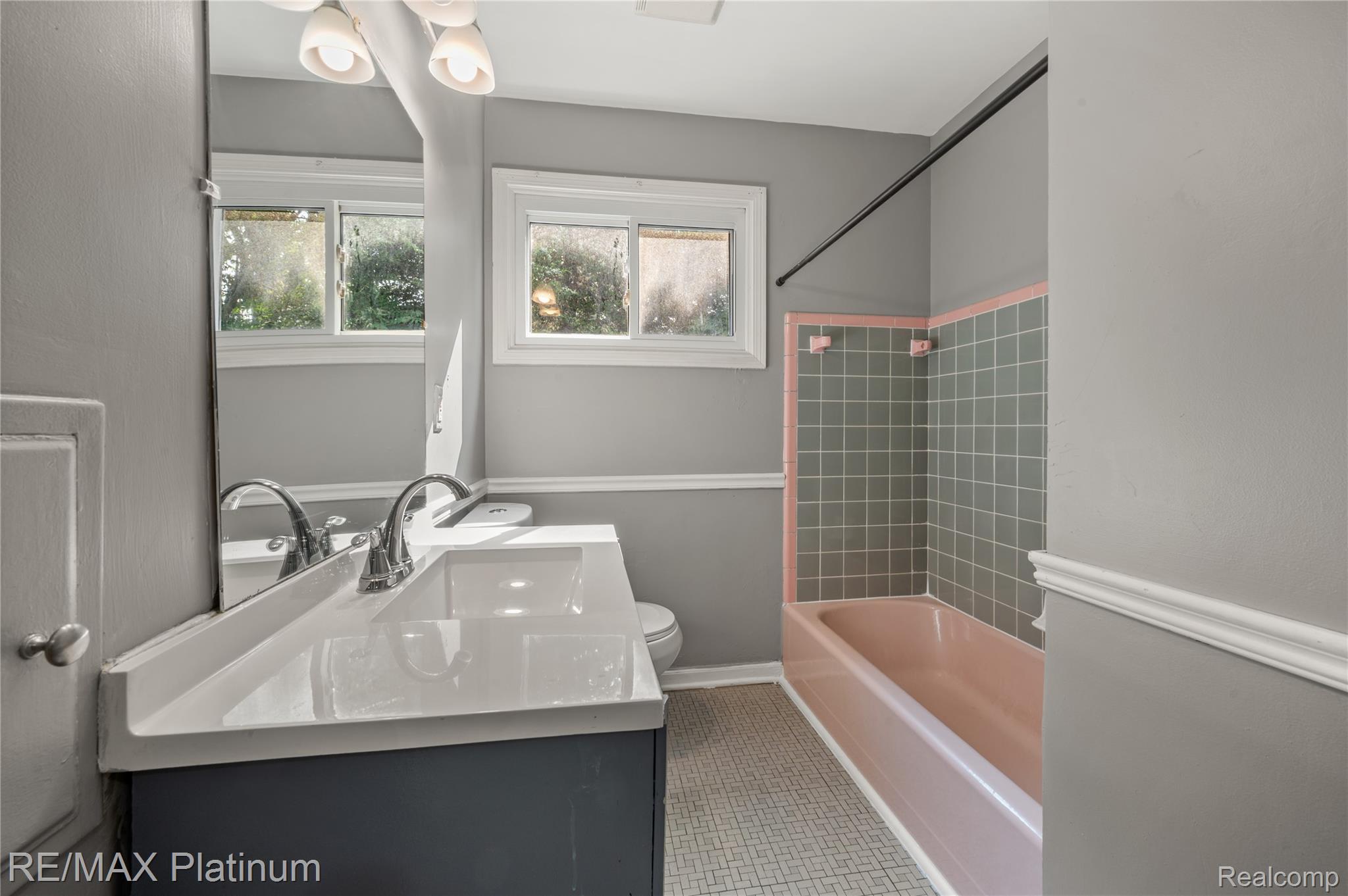 708 Elmwood Drive
