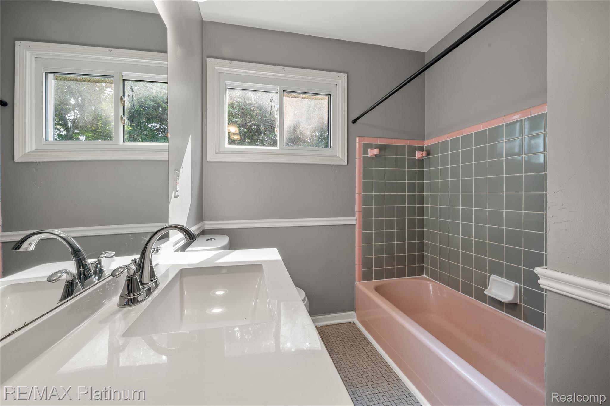 708 Elmwood Drive