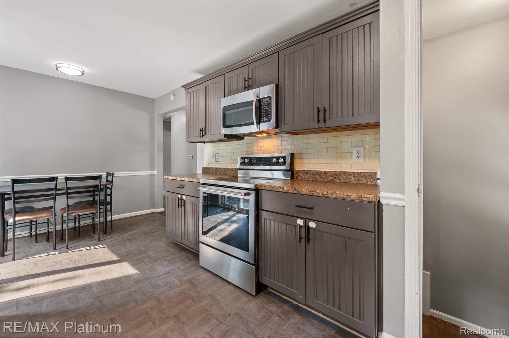 708 Elmwood Drive