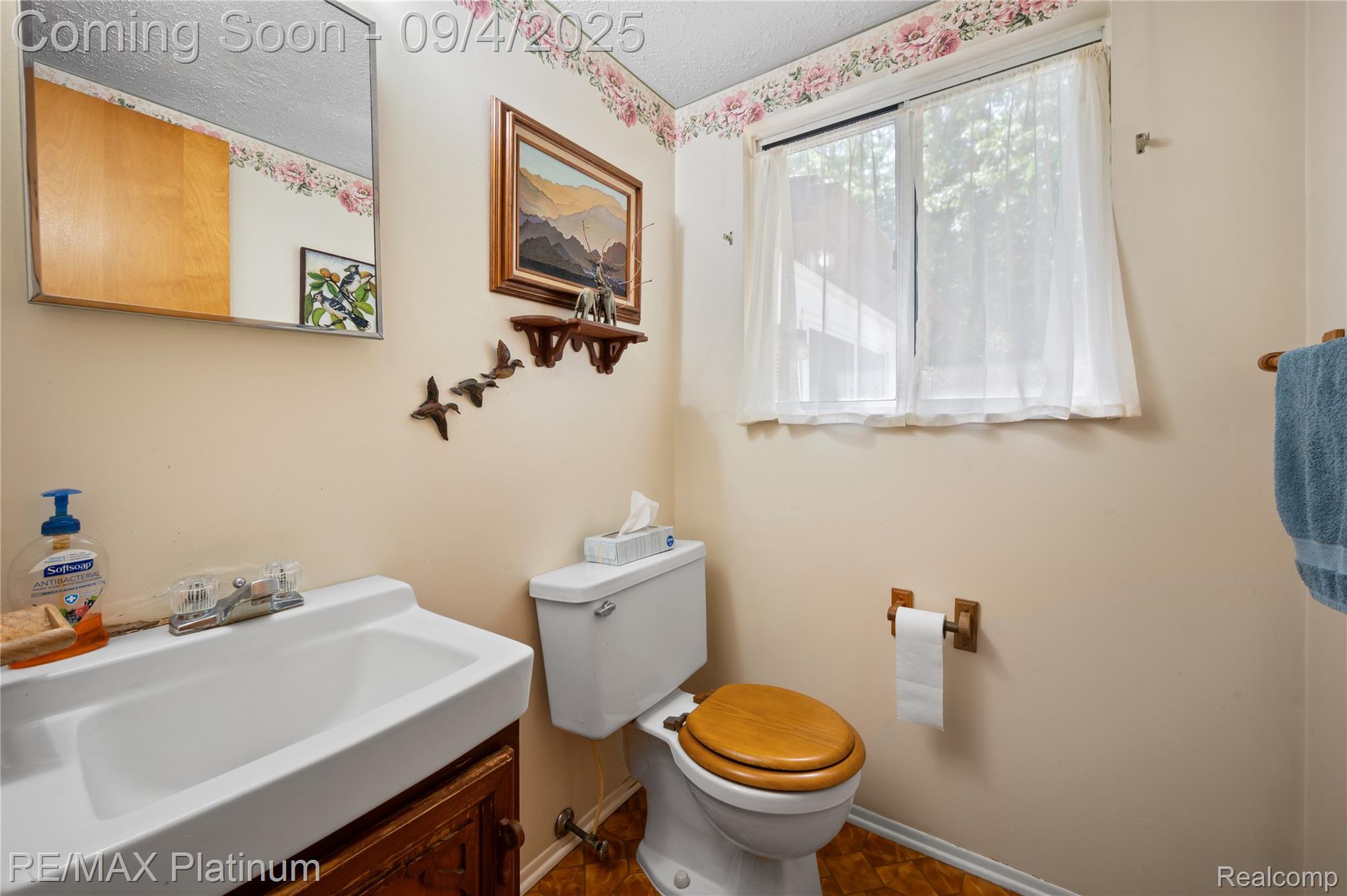 10600 Pinehill Drive