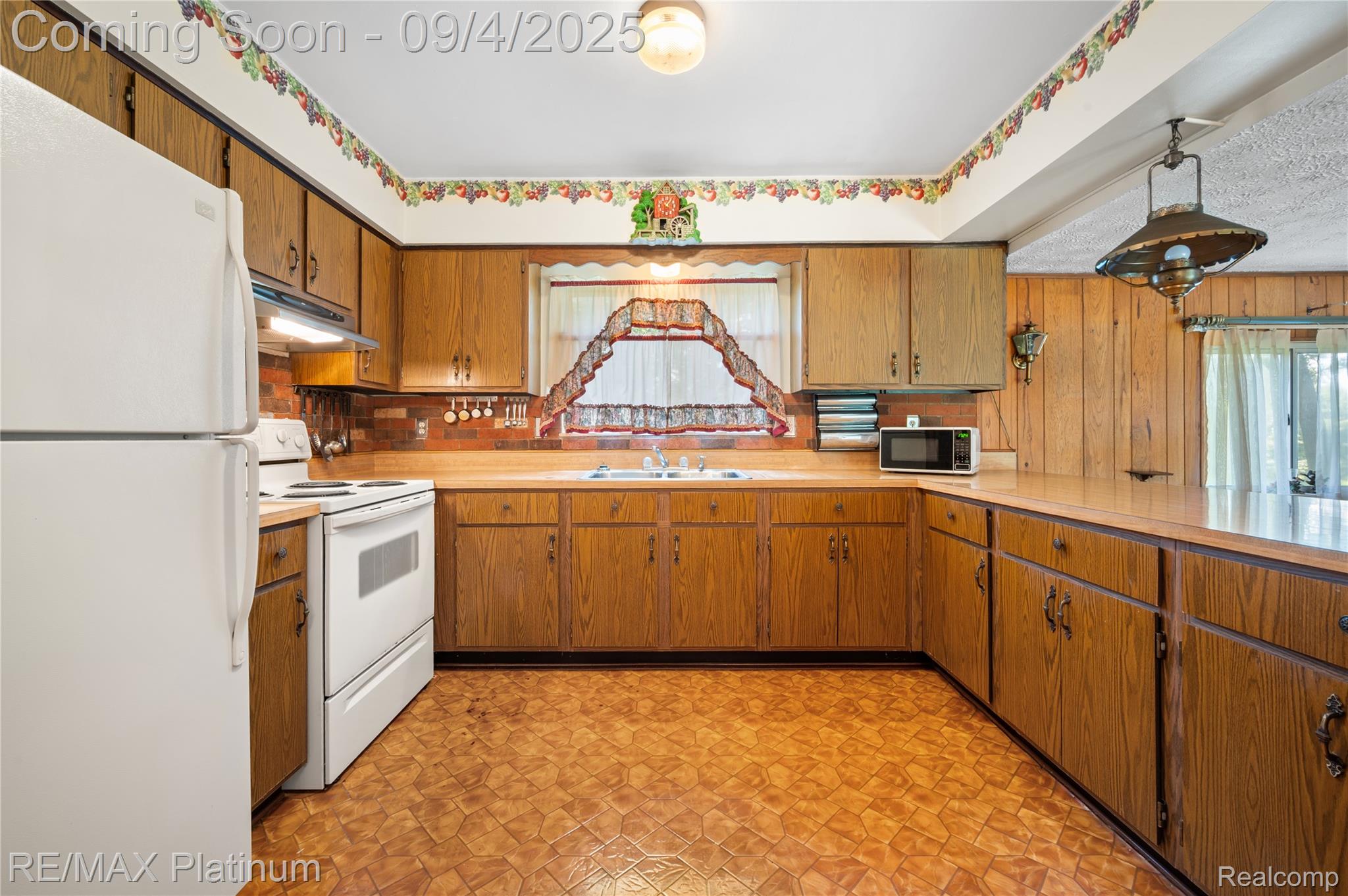 10600 Pinehill Drive