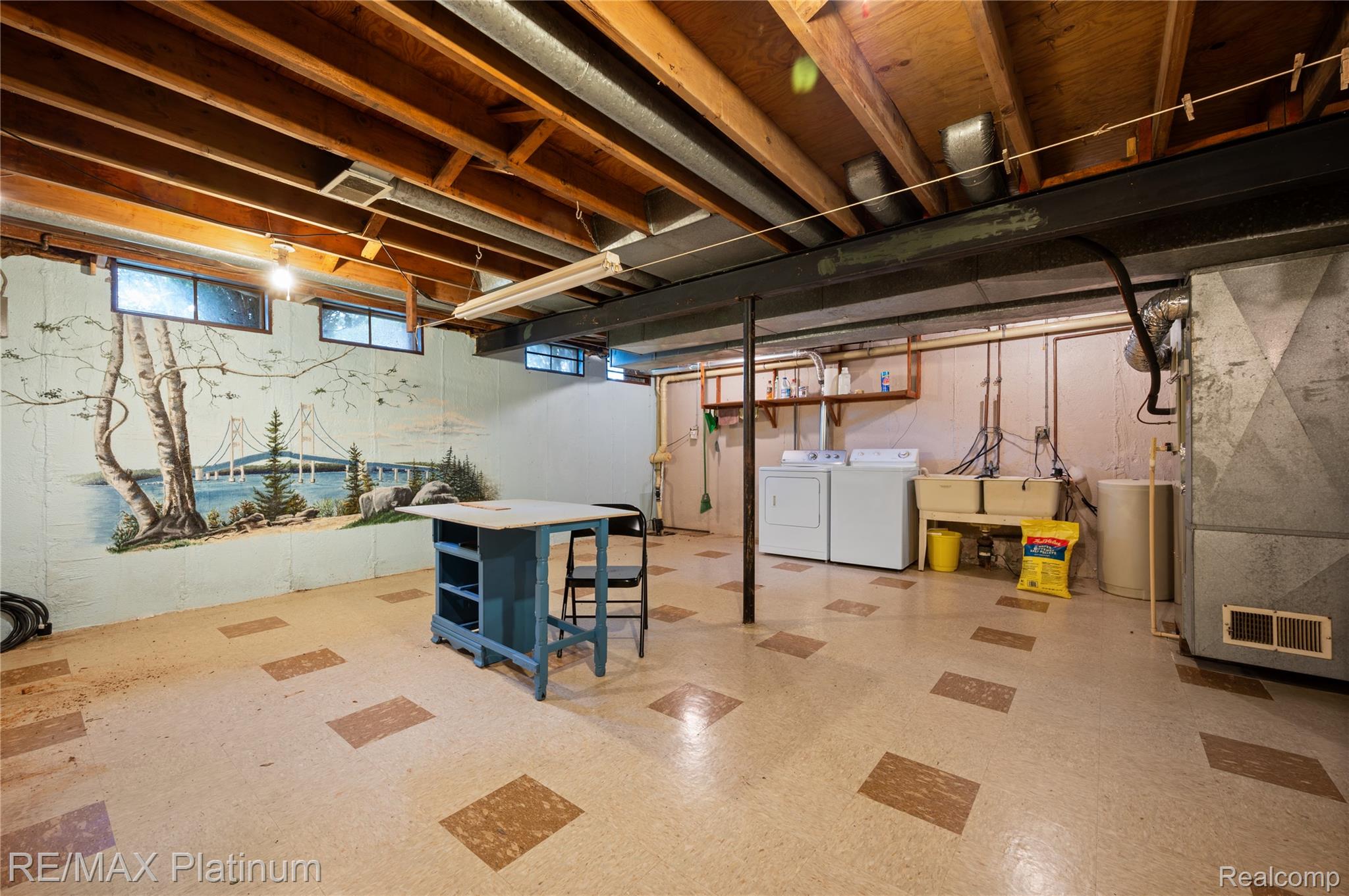 10600 Pinehill Drive