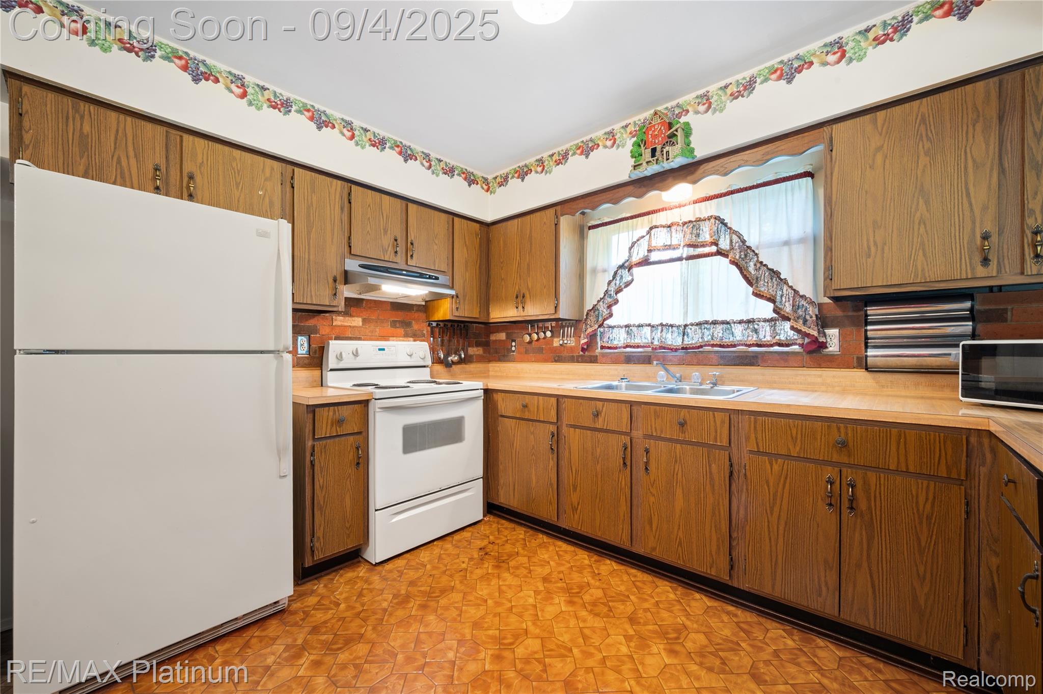 10600 Pinehill Drive