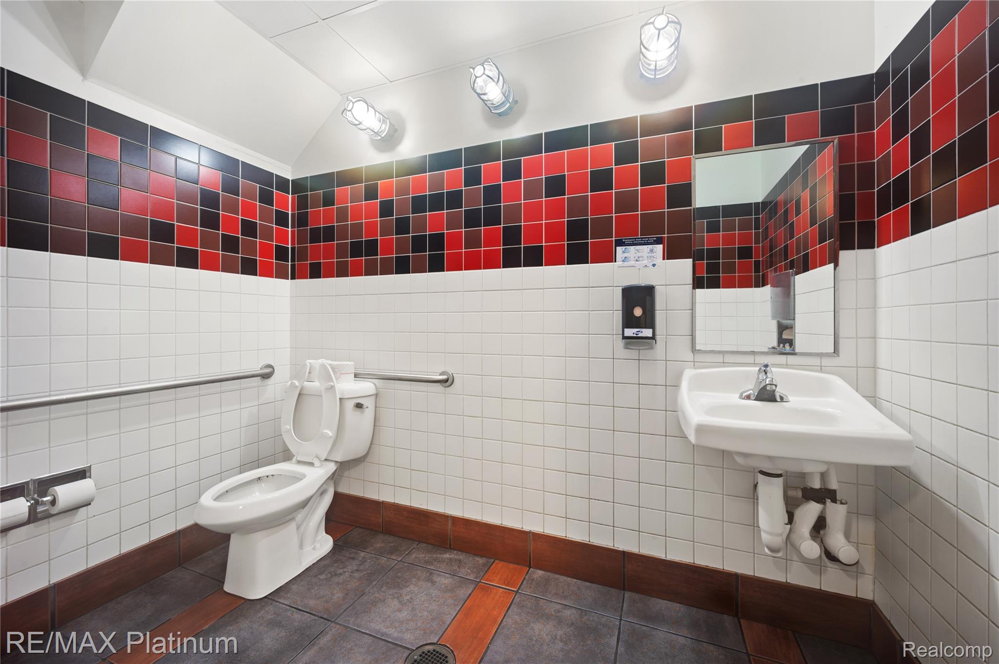 11528 S Saginaw Street