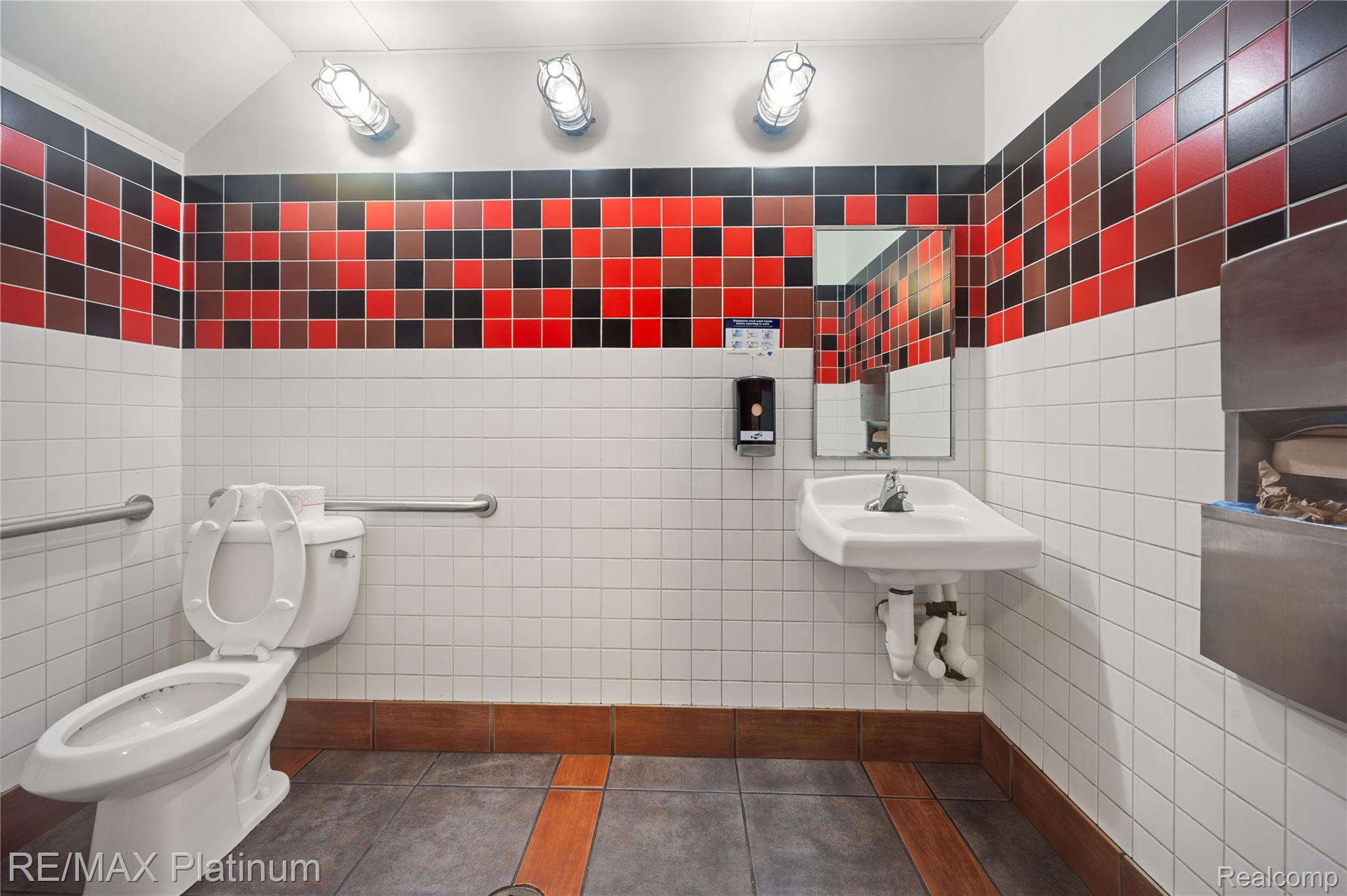 11528 S Saginaw Street