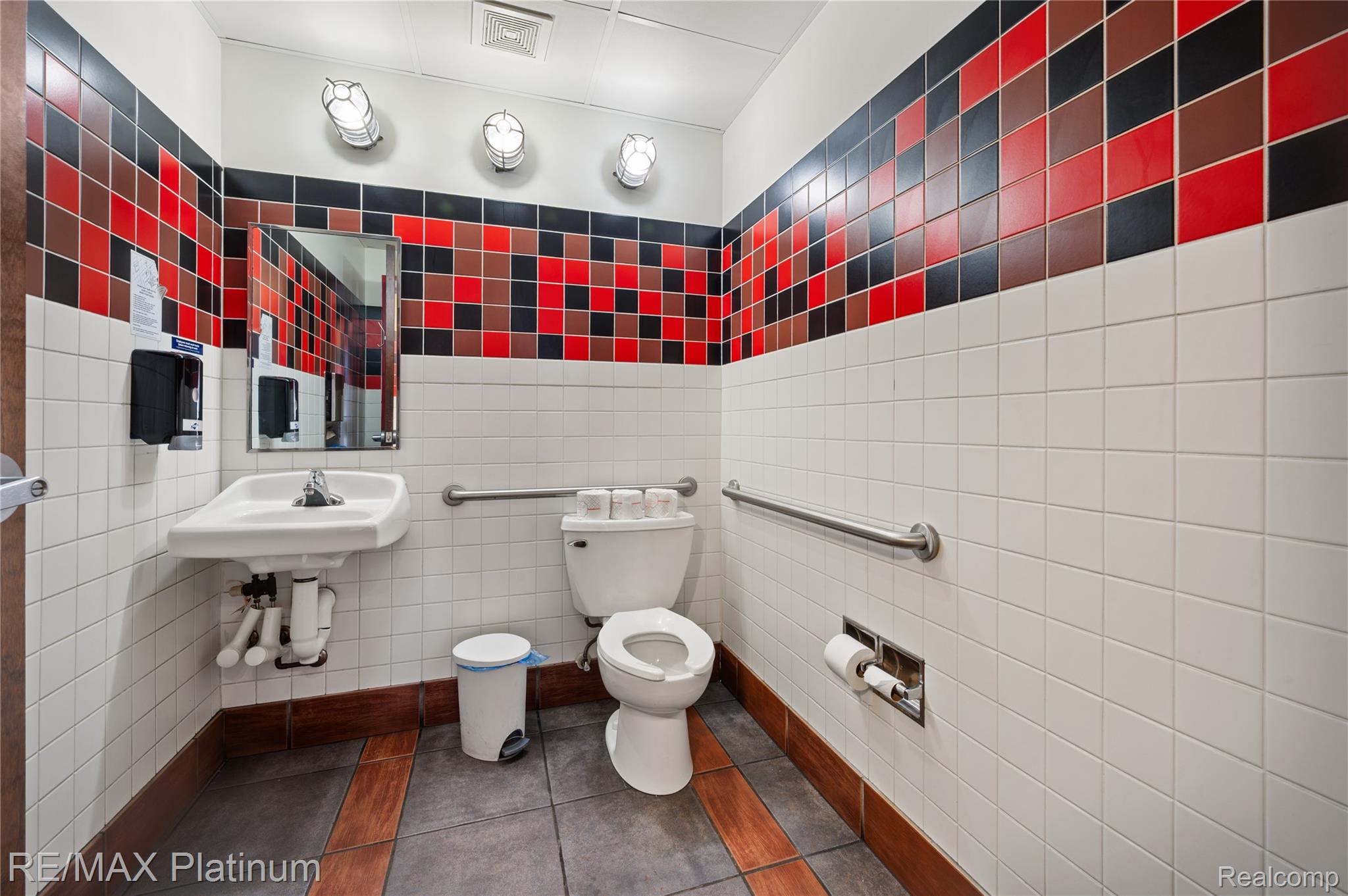 11528 S Saginaw Street