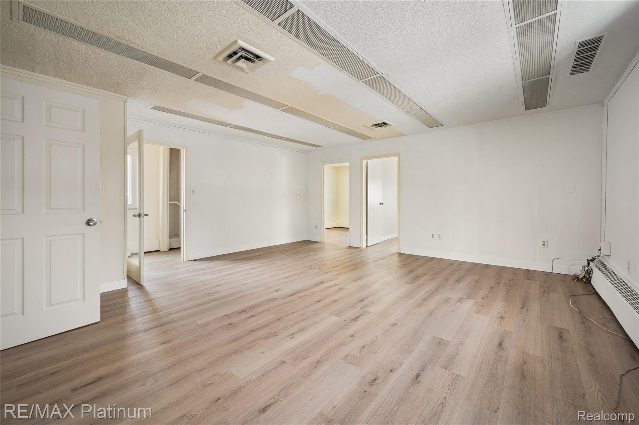 11528 S Saginaw Street