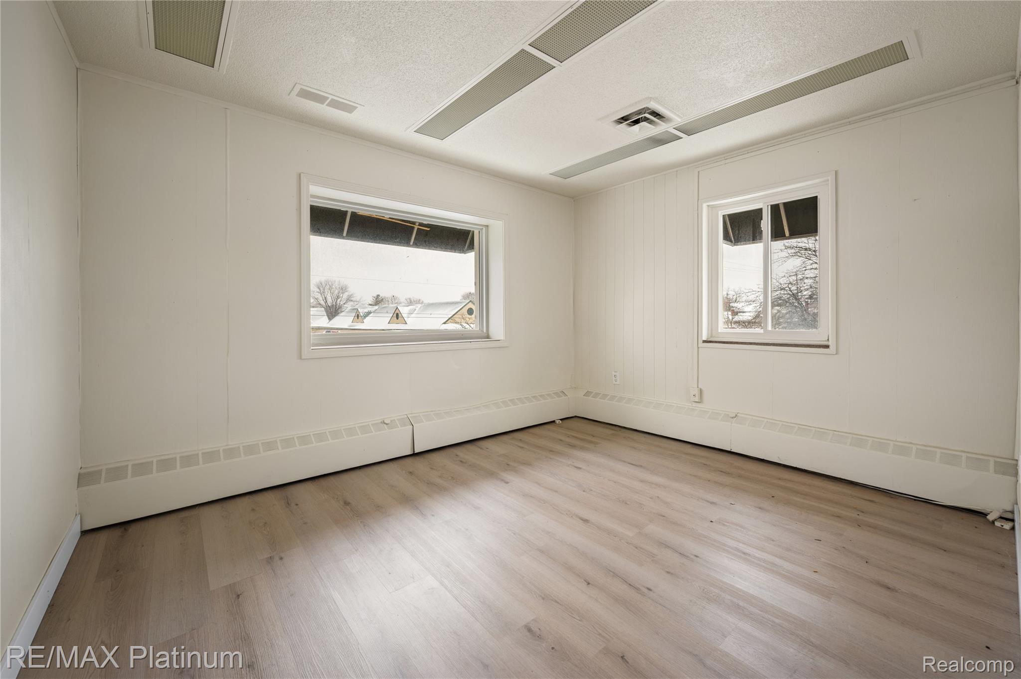 11528 S Saginaw Street