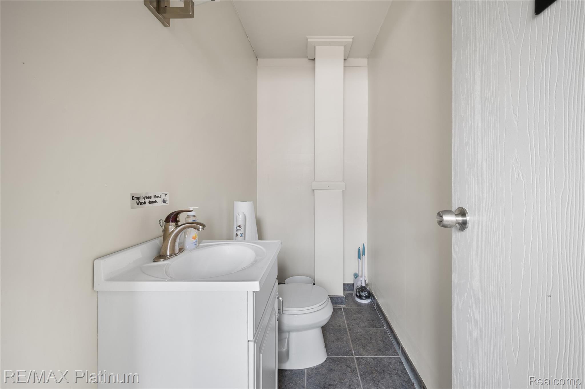 11528 S Saginaw Street