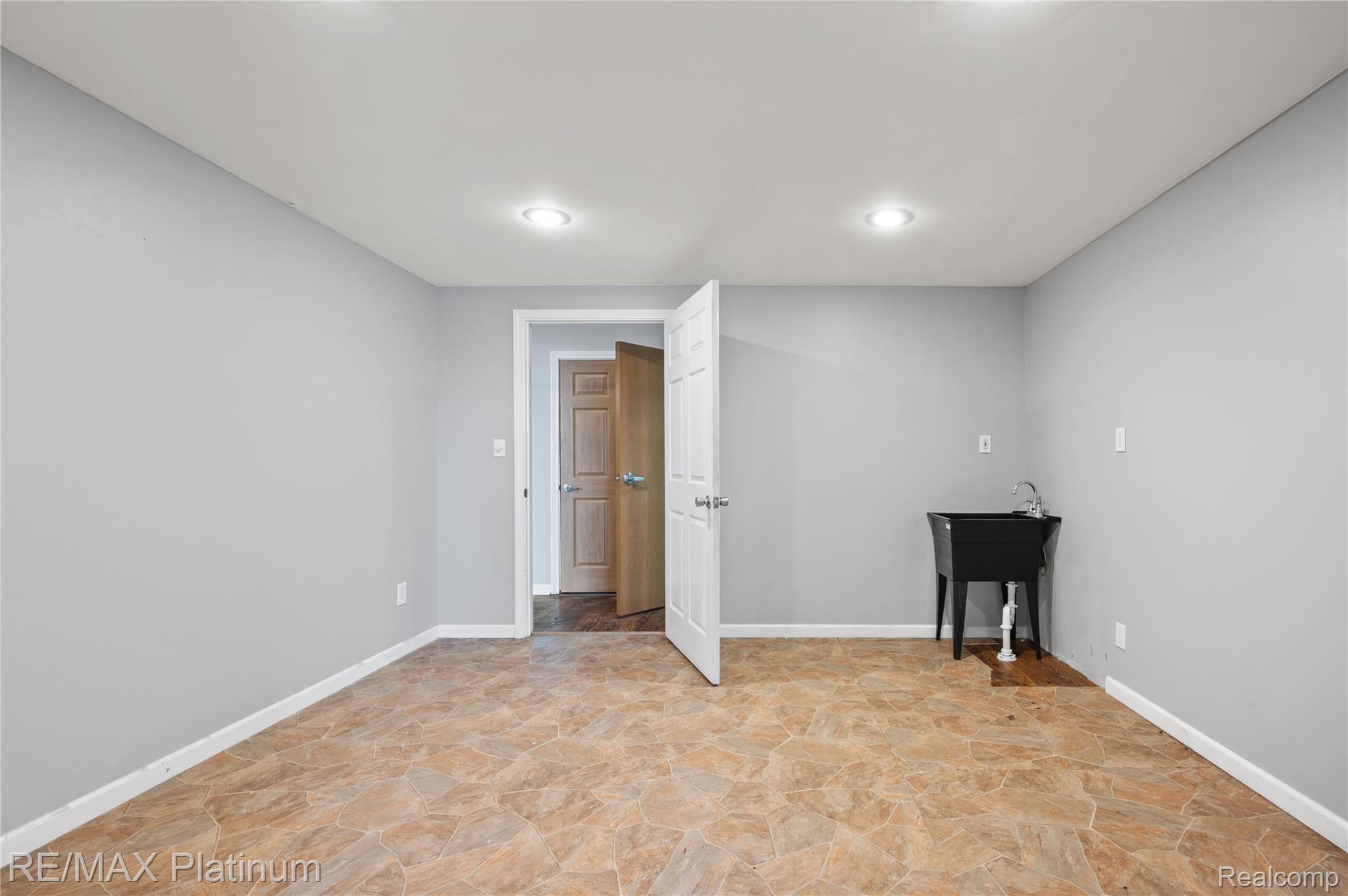 7500 Fenton Road