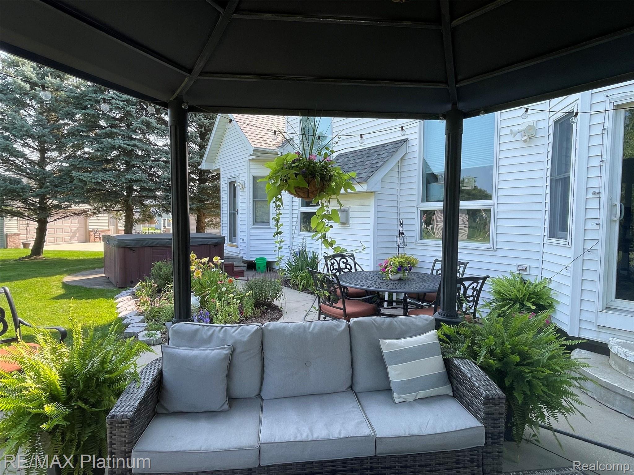 5252 Madison Court