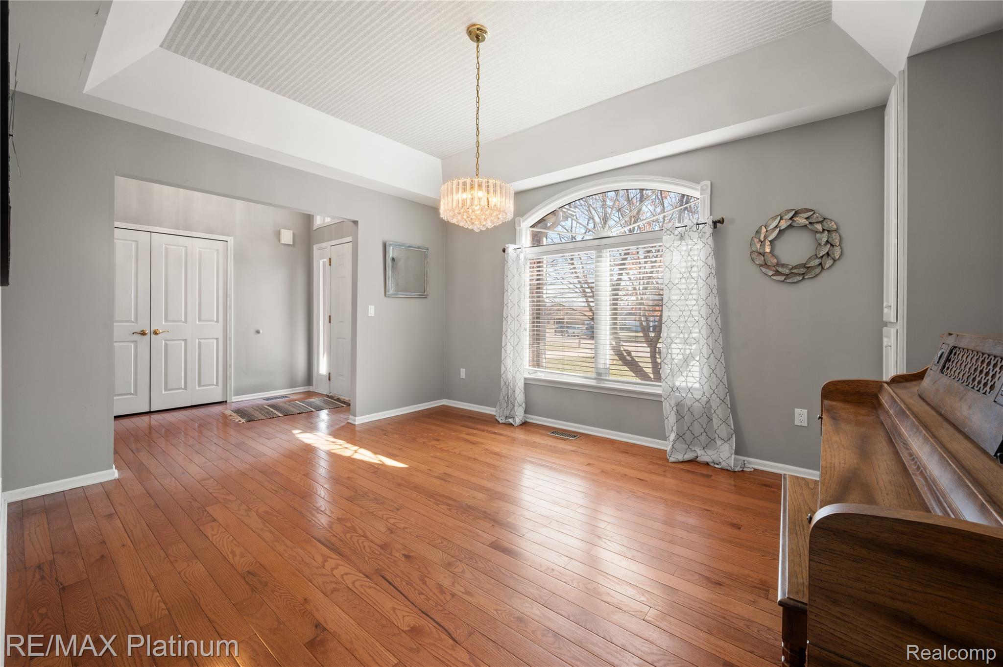 5252 Madison Court
