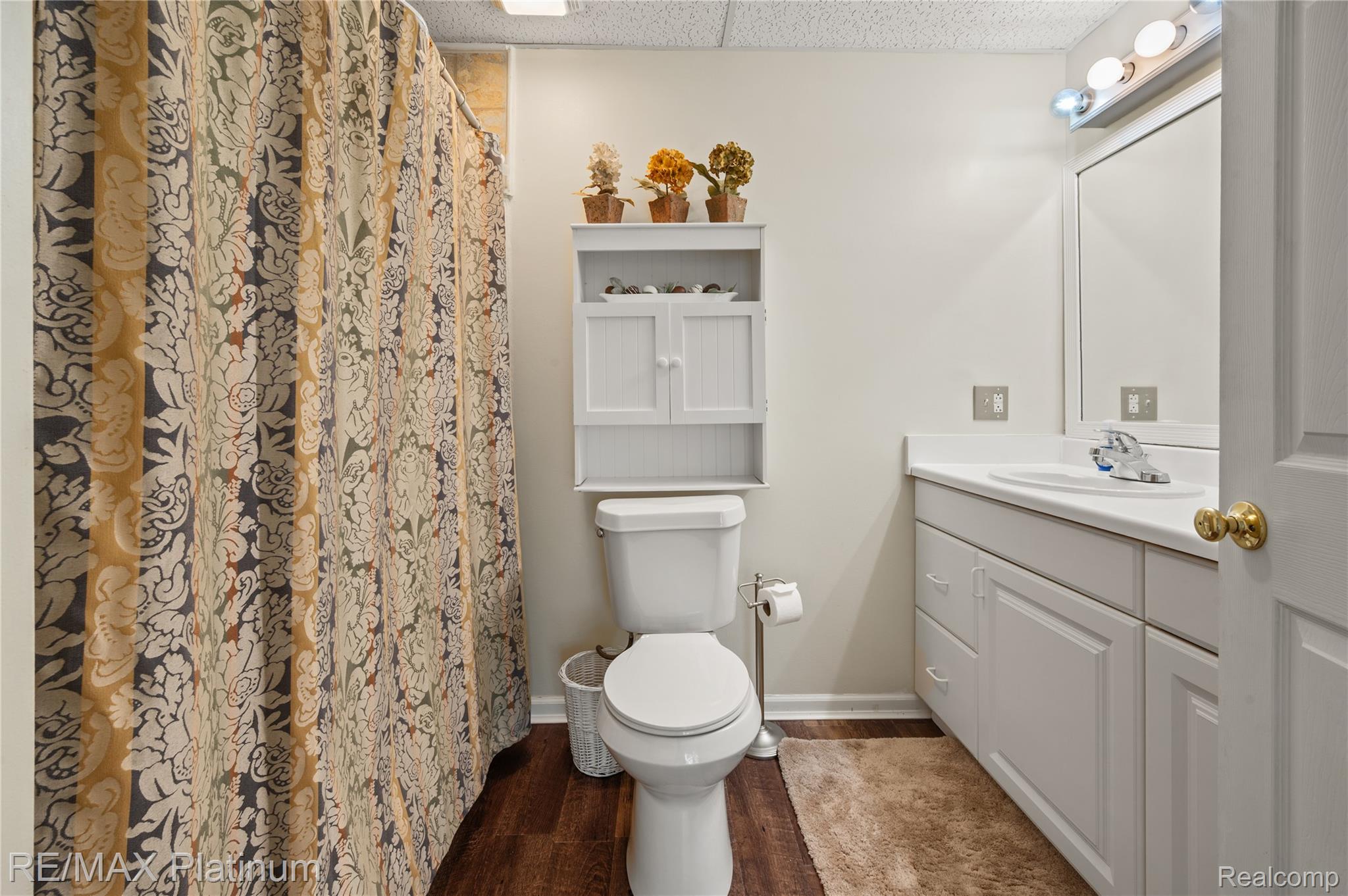 1270 Crystal Pointe Circle