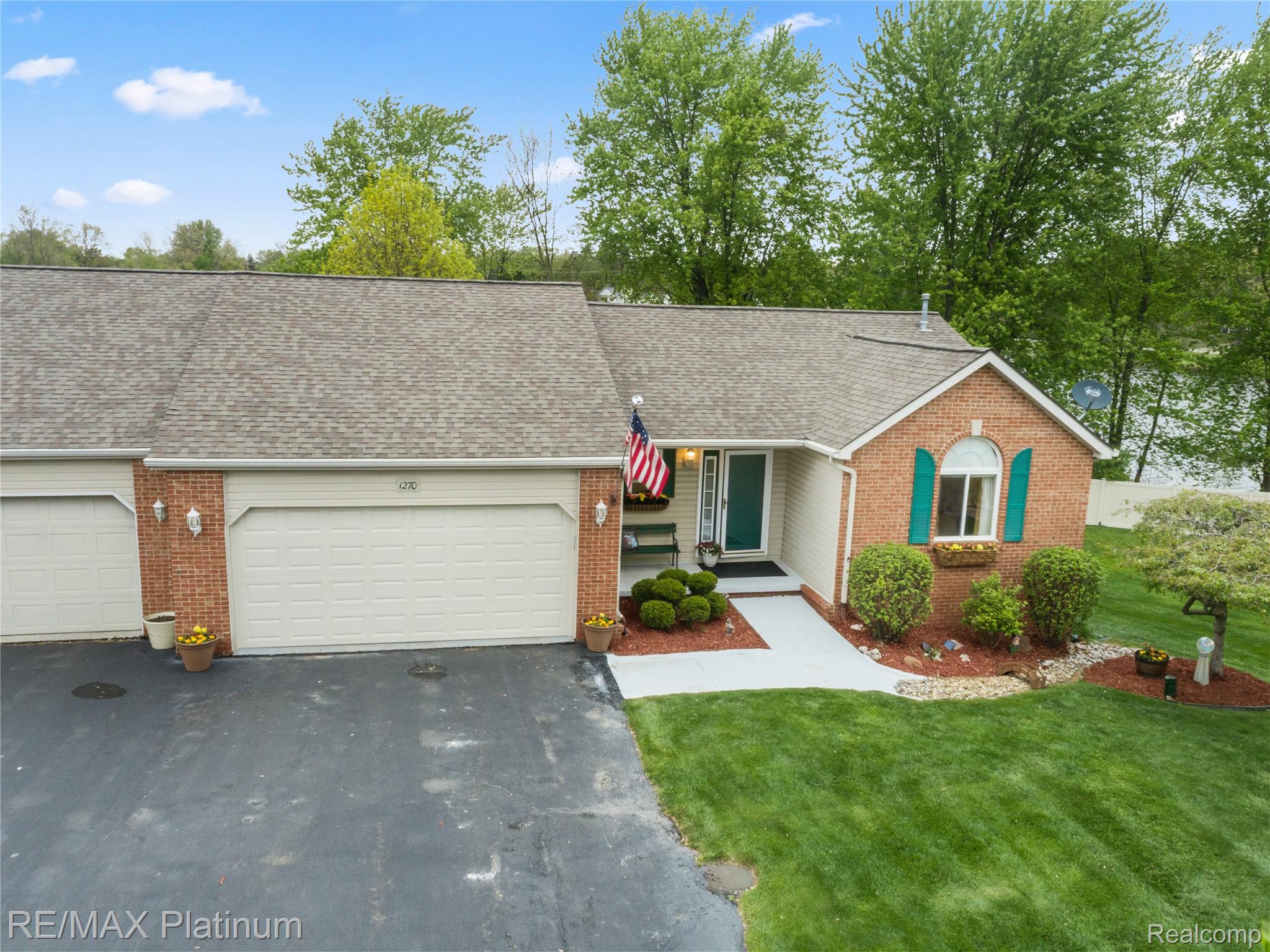 1270 Crystal Pointe Circle