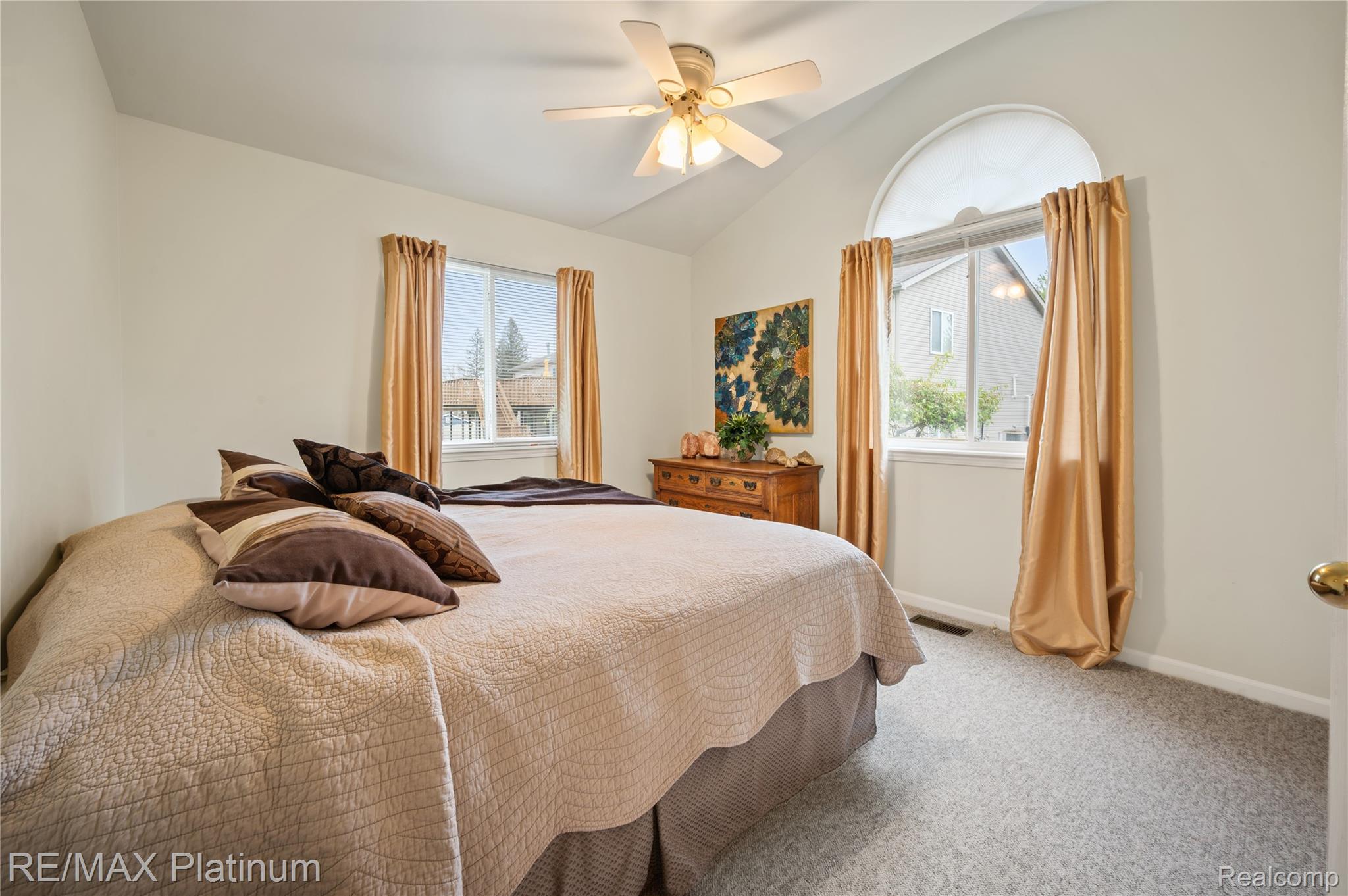 1270 Crystal Pointe Circle
