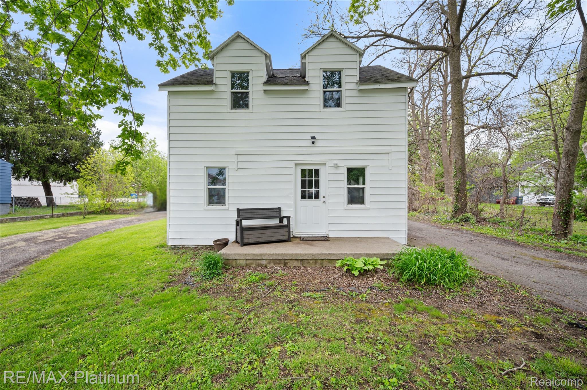 6116 Lapeer Road