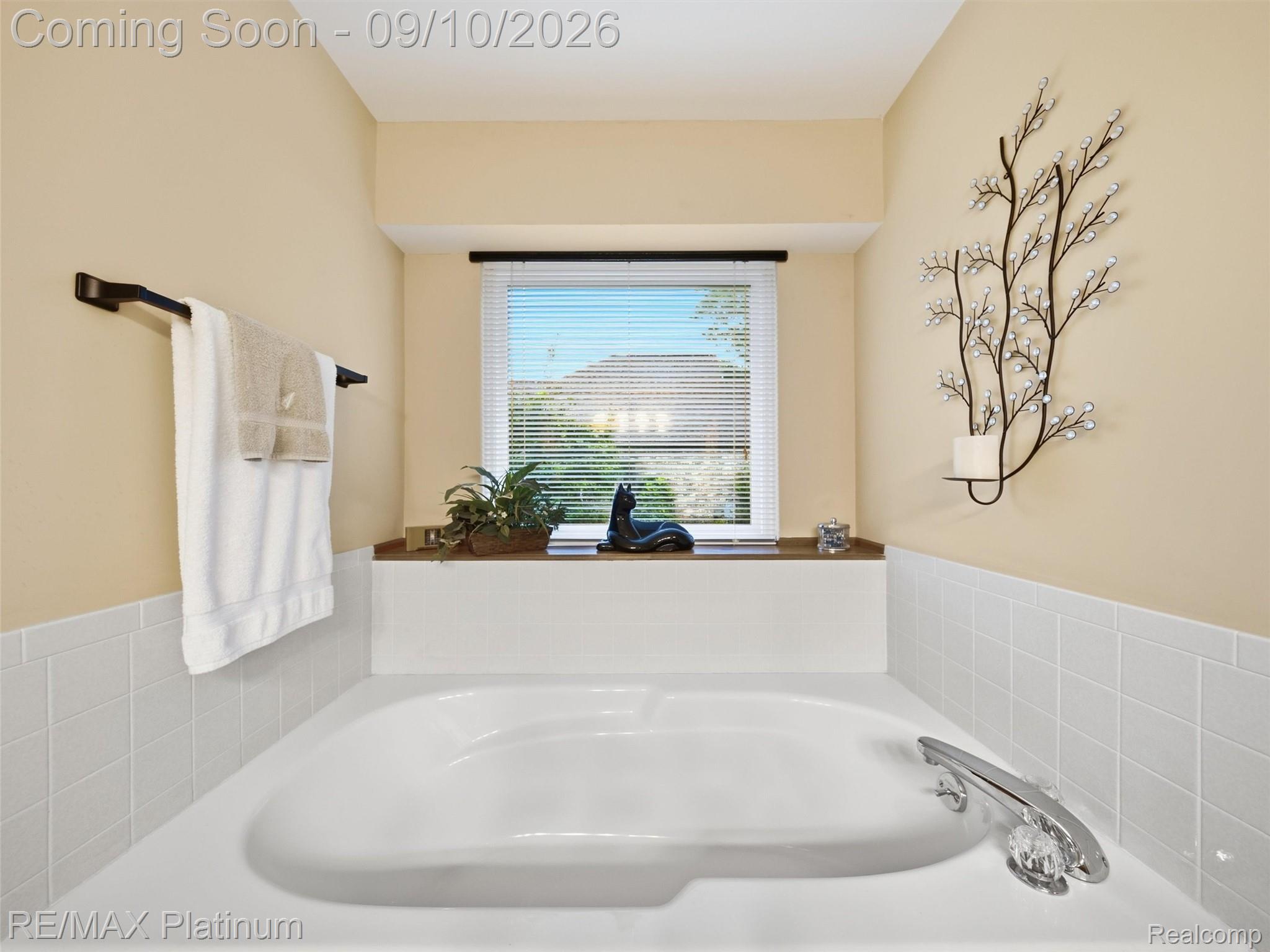 4275 Oak Tree Court