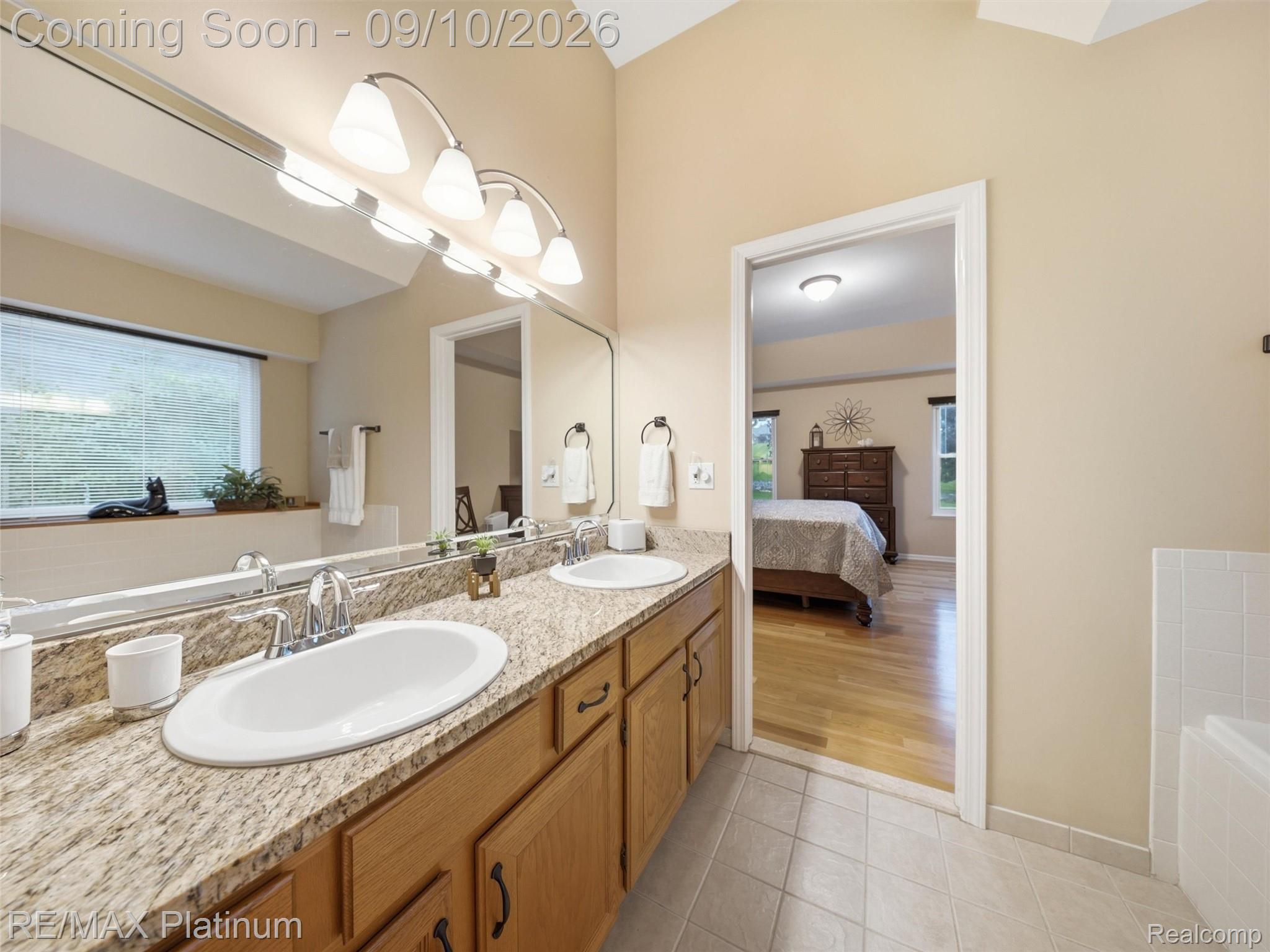 4275 Oak Tree Court