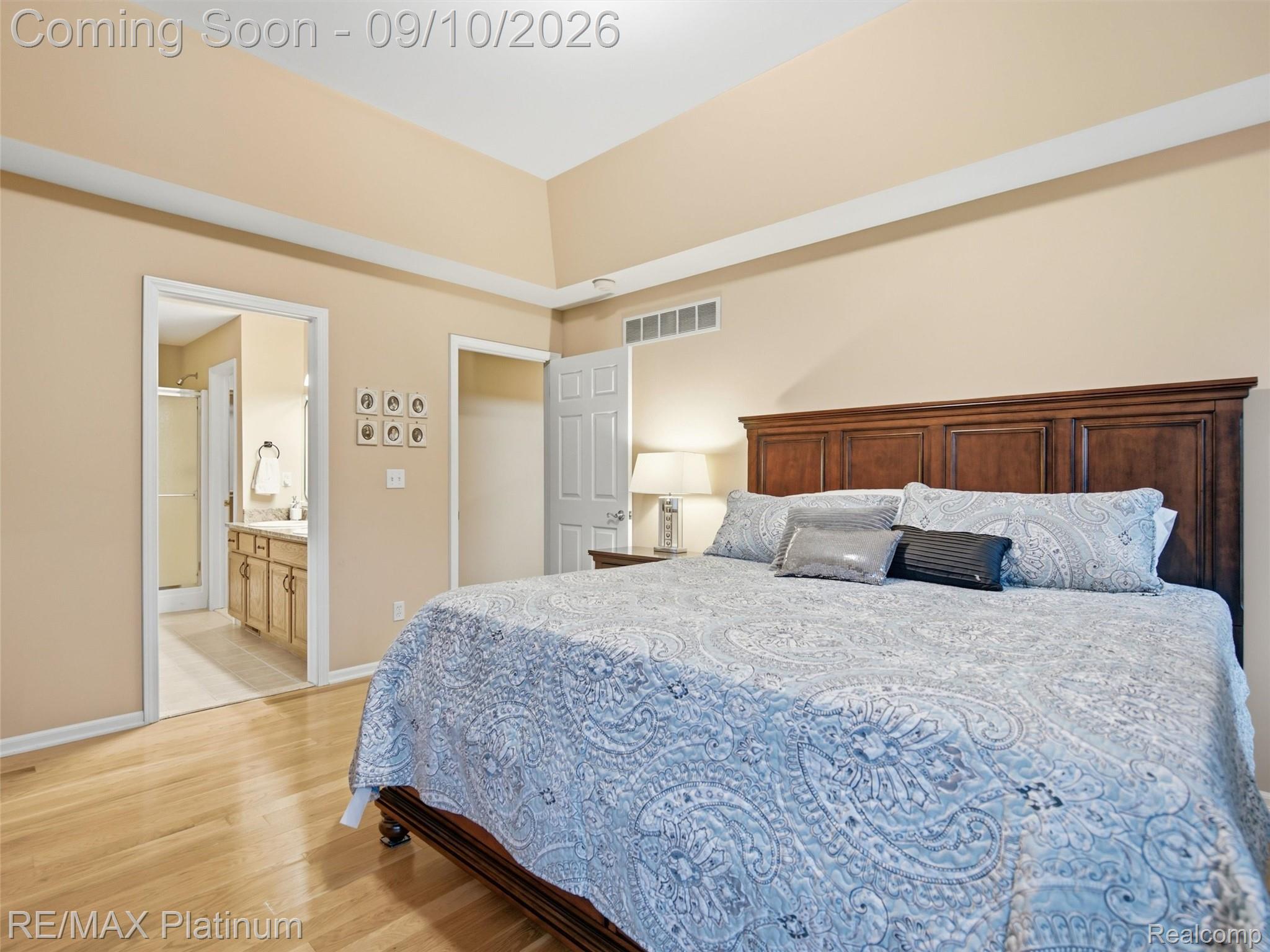 4275 Oak Tree Court