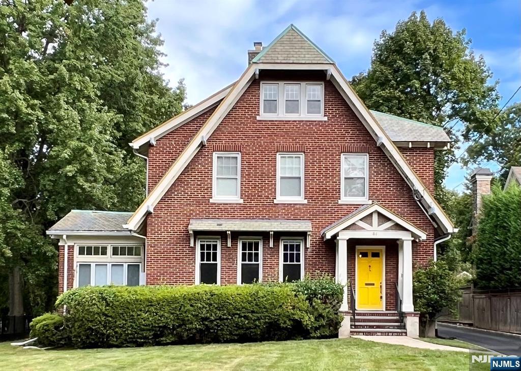81 Highwood Avenue