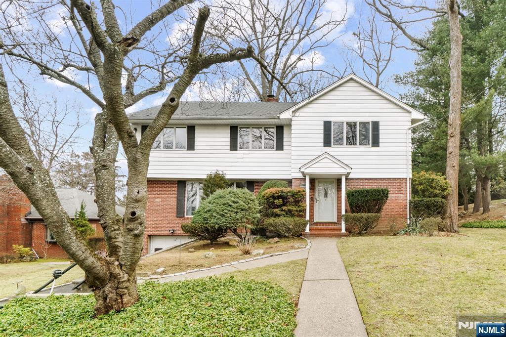 5 N Summit Street