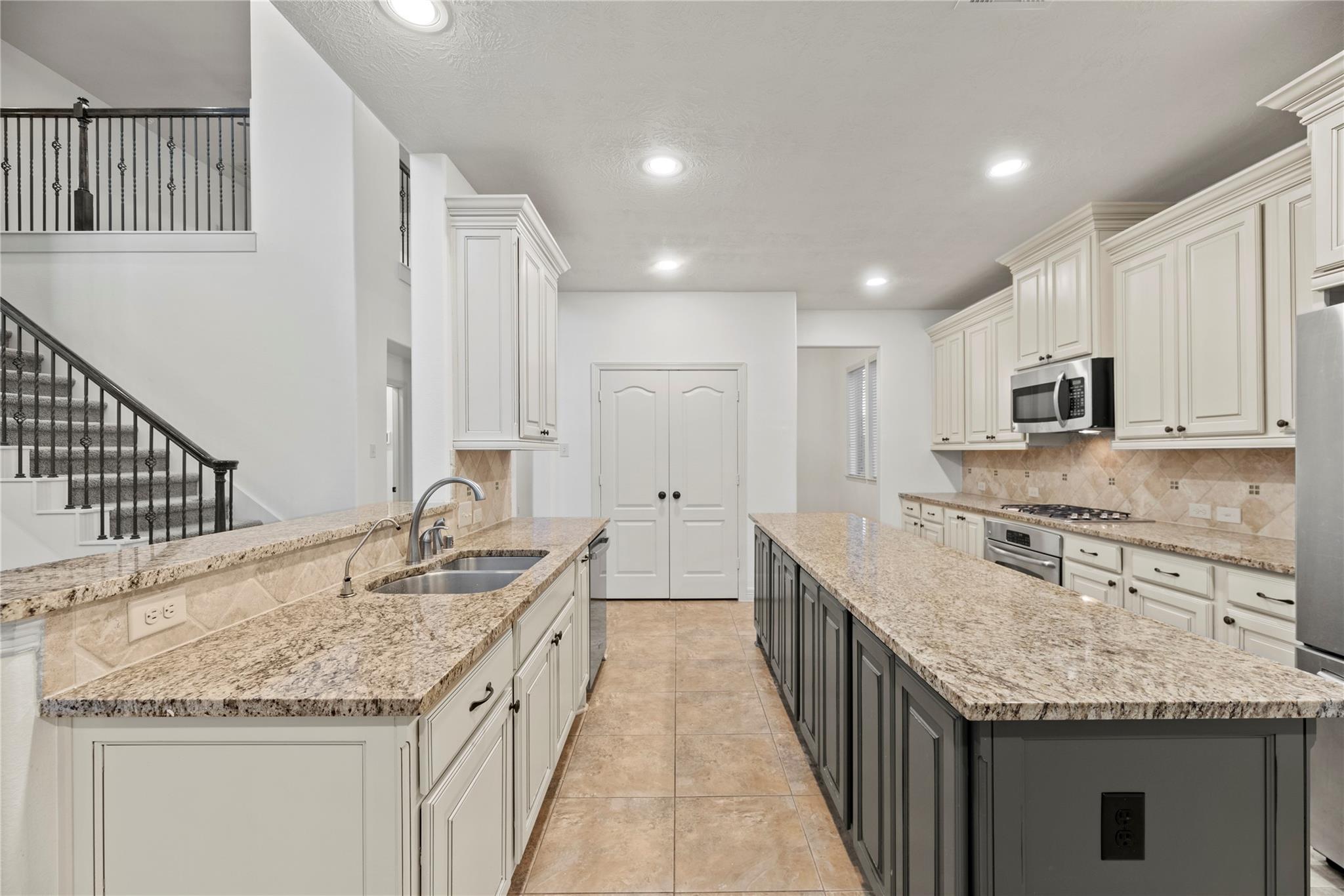 5827 Amherst Farms Lane