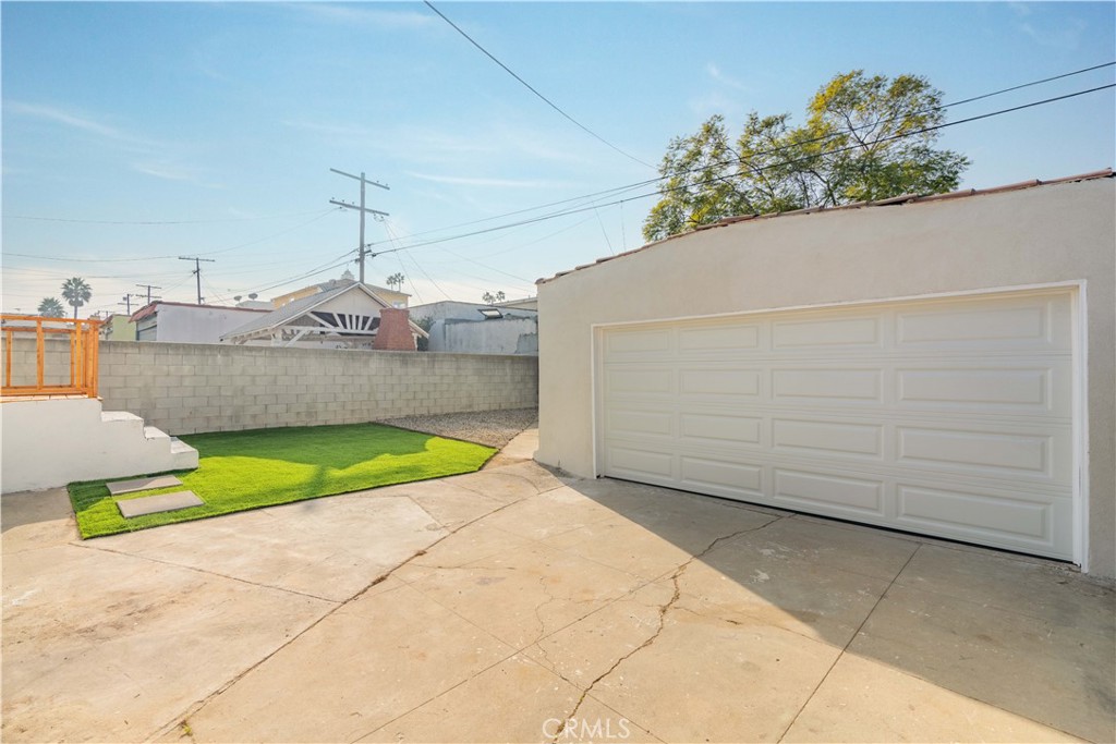 6815 Haas Avenue