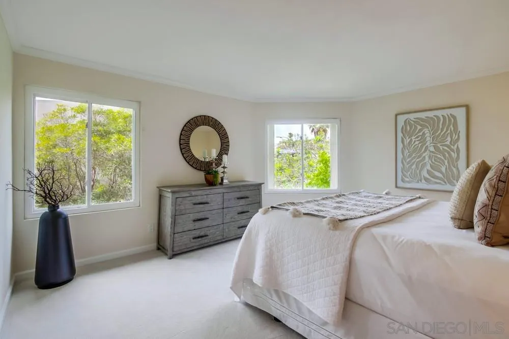5370 La Jolla Blvd. Unit: 305B
