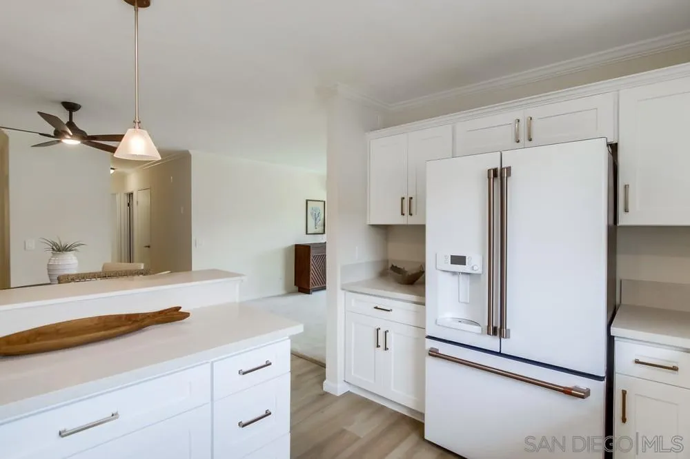 5370 La Jolla Blvd. Unit: 305B