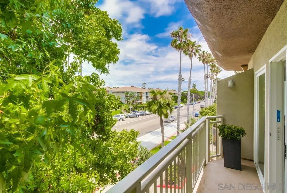 5370 La Jolla Blvd. Unit: 305B