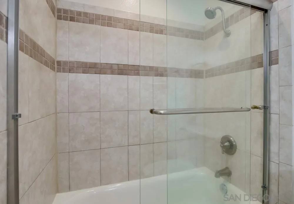 5370 La Jolla Blvd. Unit: 305B
